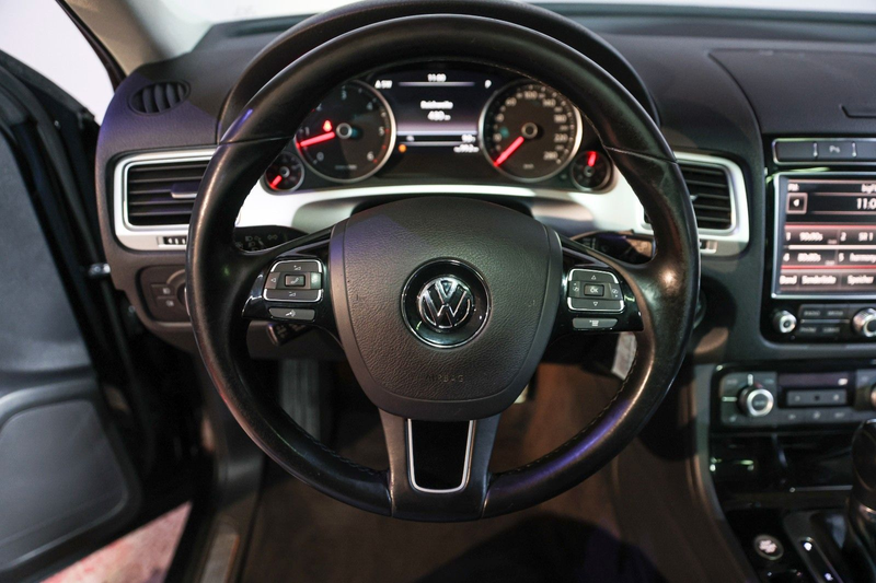 Volkswagen Touareg V8 TDI *4Motion* Pano Memory *Dynaudio* — photo 15