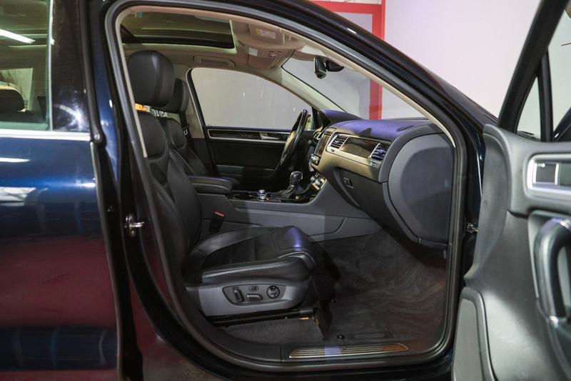 Volkswagen Touareg V8 TDI *4Motion* Pano Memory *Dynaudio* — photo 13