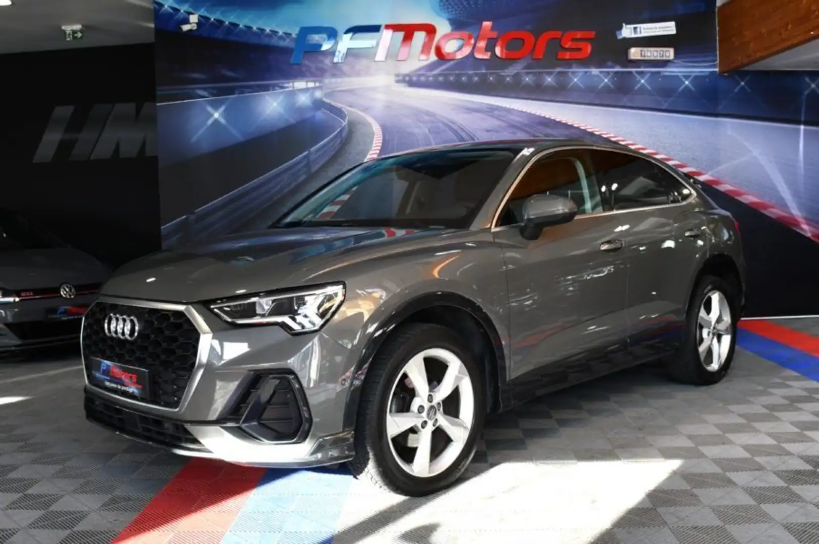 Audi Q3 S-Line Design Luxe 35 TDI 150 S-Tronic GPS Vebasto Virtuyal Hayon Attelage LED Caméra ACC Pré Sense JA 19 Grigio - 1