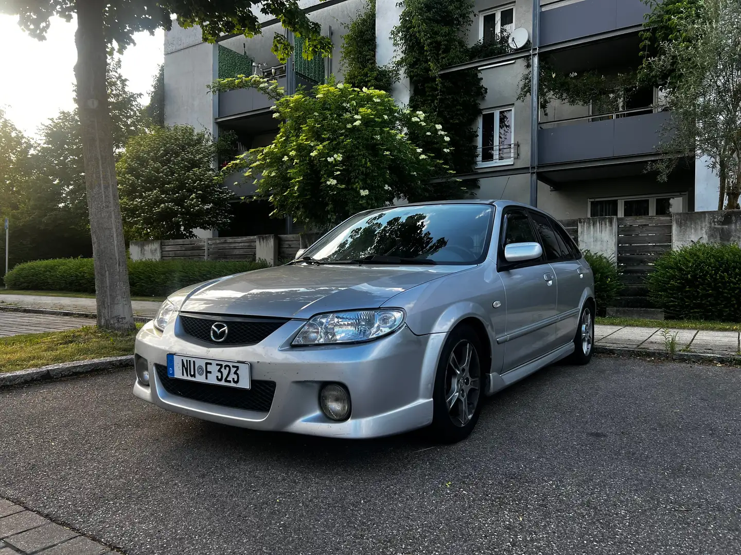 Mazda 323 F Sporty (H&R Fahrwerk, Sprotauspuff) Silber - 1