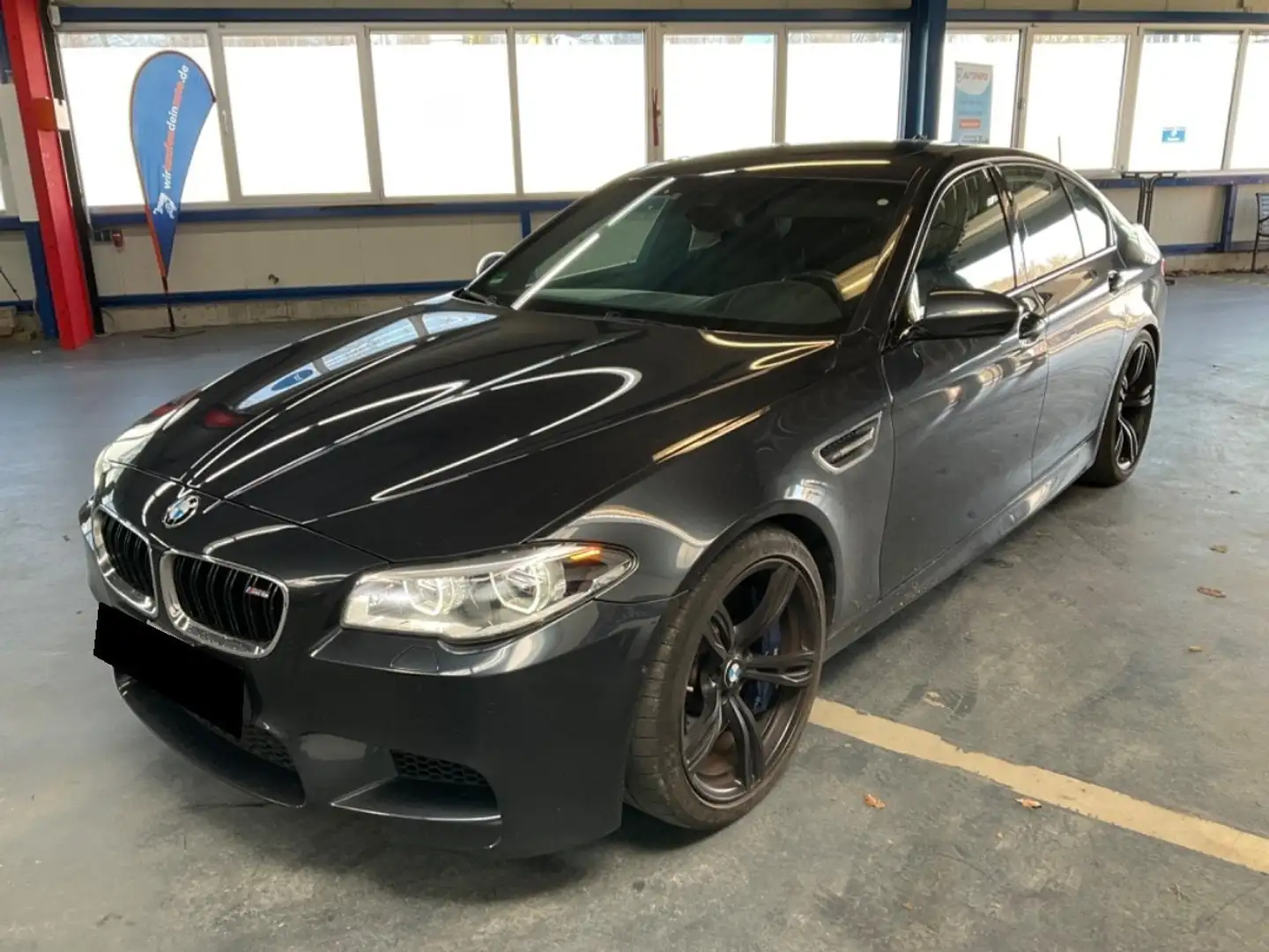 BMW M5 Schwarz - 2