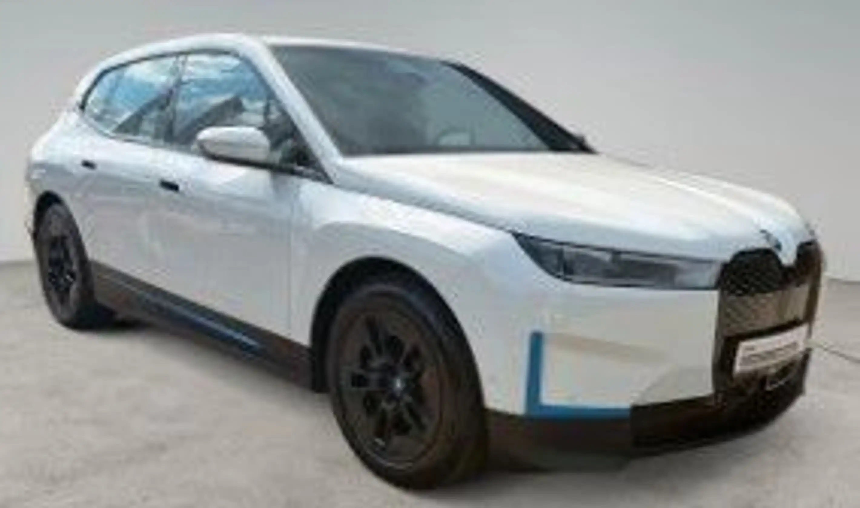 BMW iX 40/SofCl/BelüftStz/Park&DrivAsProf/KomfoZg/360 — photo 4