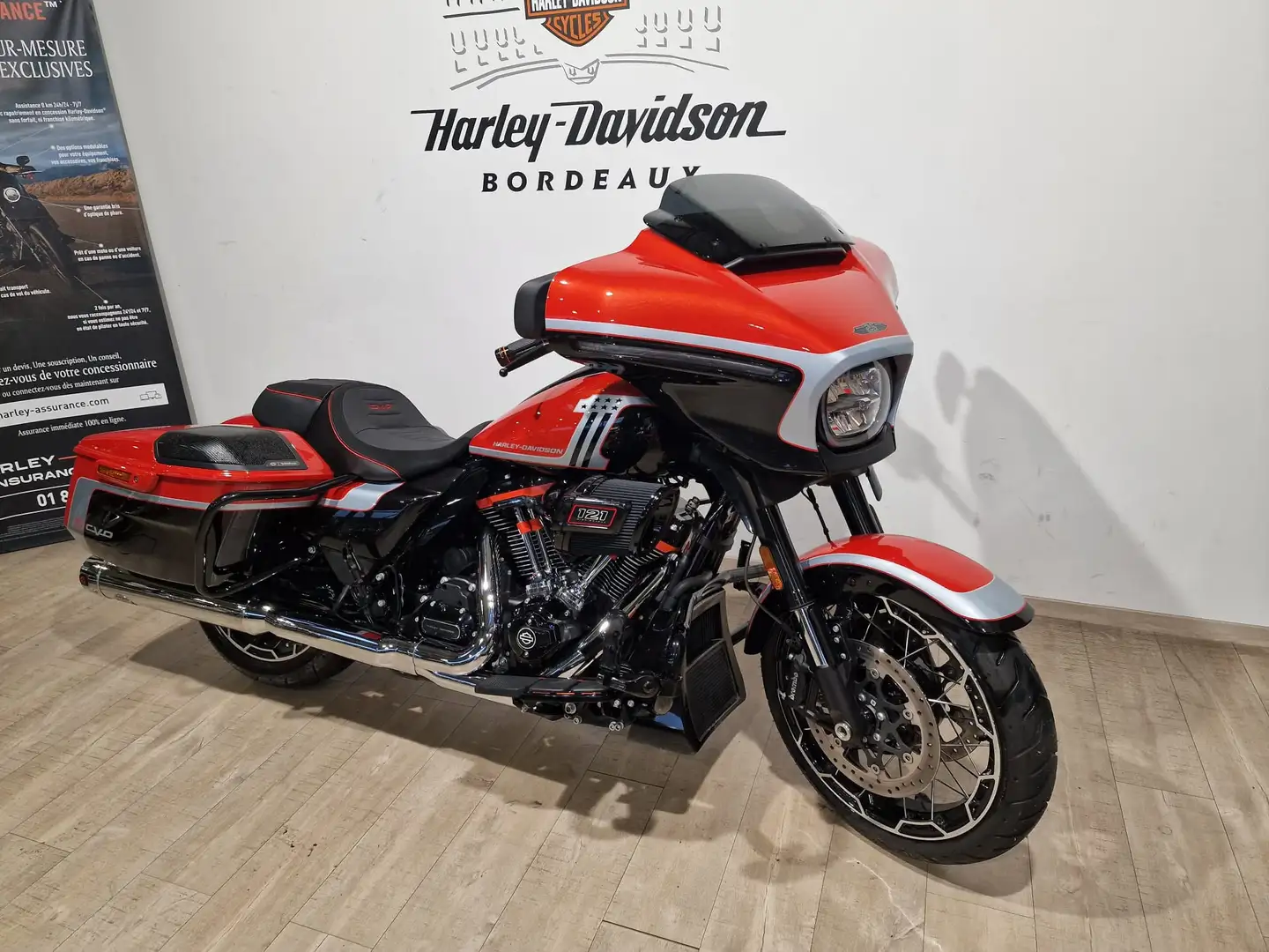 Harley-Davidson Street Glide Oranžová - 2