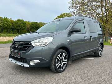 Stepway  TCe 115 Celebration Navi PDC