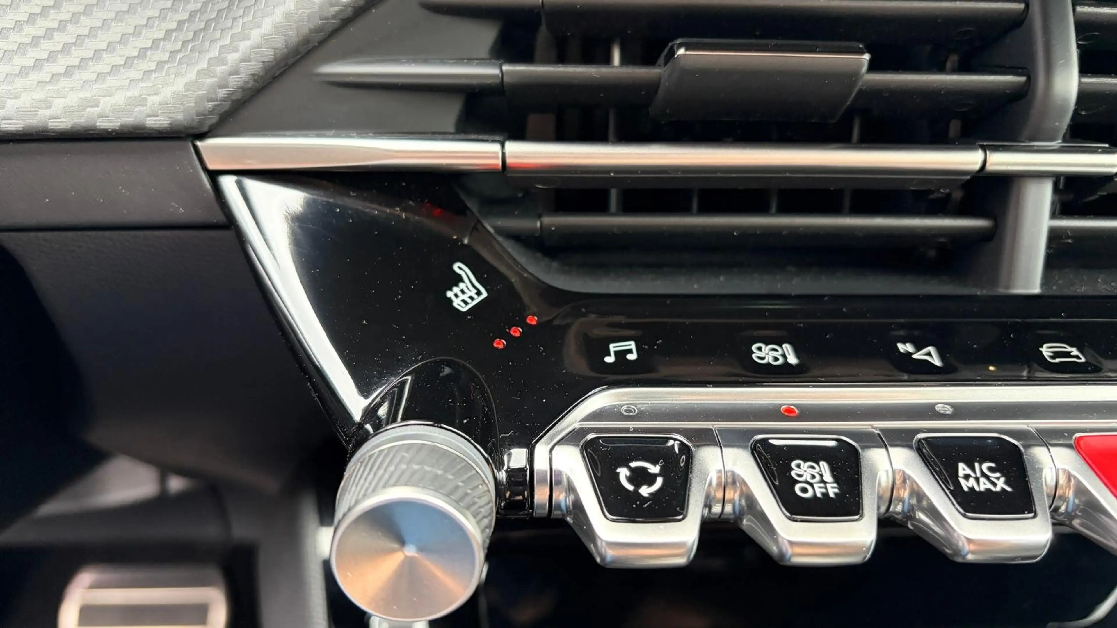 Peugeot e-2008 50KWH 136PK GT PACK AUTOMAAT SOH 100% / NAVI / LED — photo 42