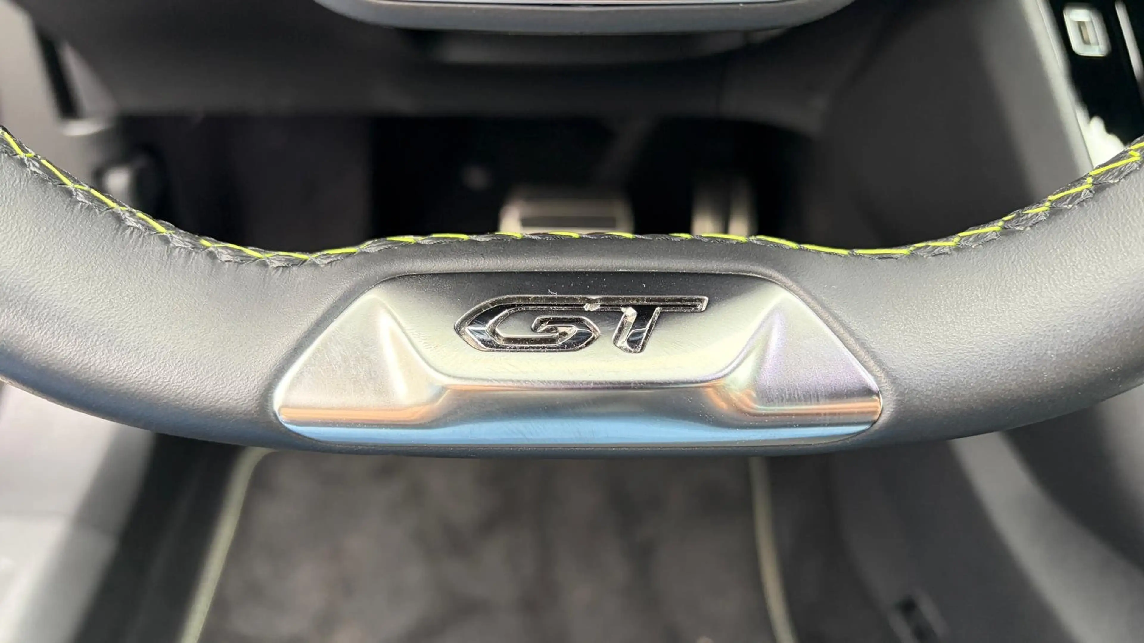 Peugeot e-2008 50KWH 136PK GT PACK AUTOMAAT SOH 100% / NAVI / LED — photo 34