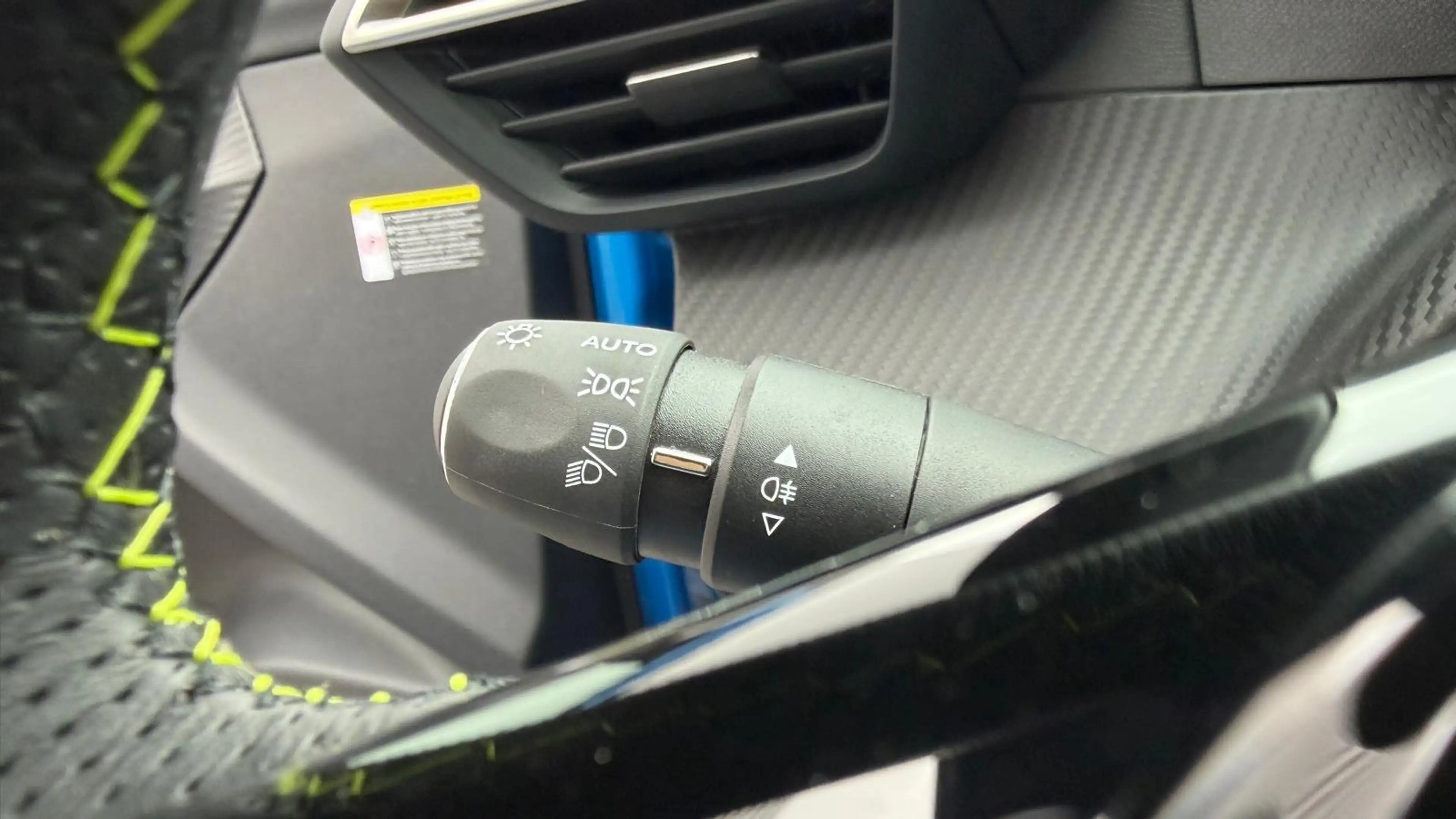 Peugeot e-2008 50KWH 136PK GT PACK AUTOMAAT SOH 100% / NAVI / LED — photo 28