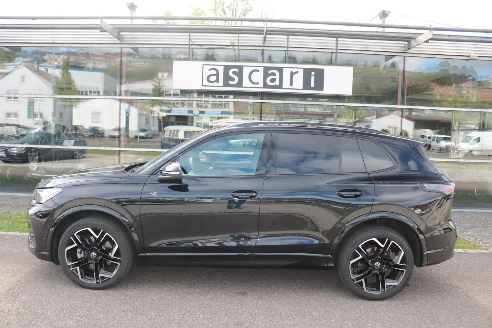 Volkswagen Tiguan 2.0 TDI 142 kW 4Motion R-Line IQ Light Schwarz - 2