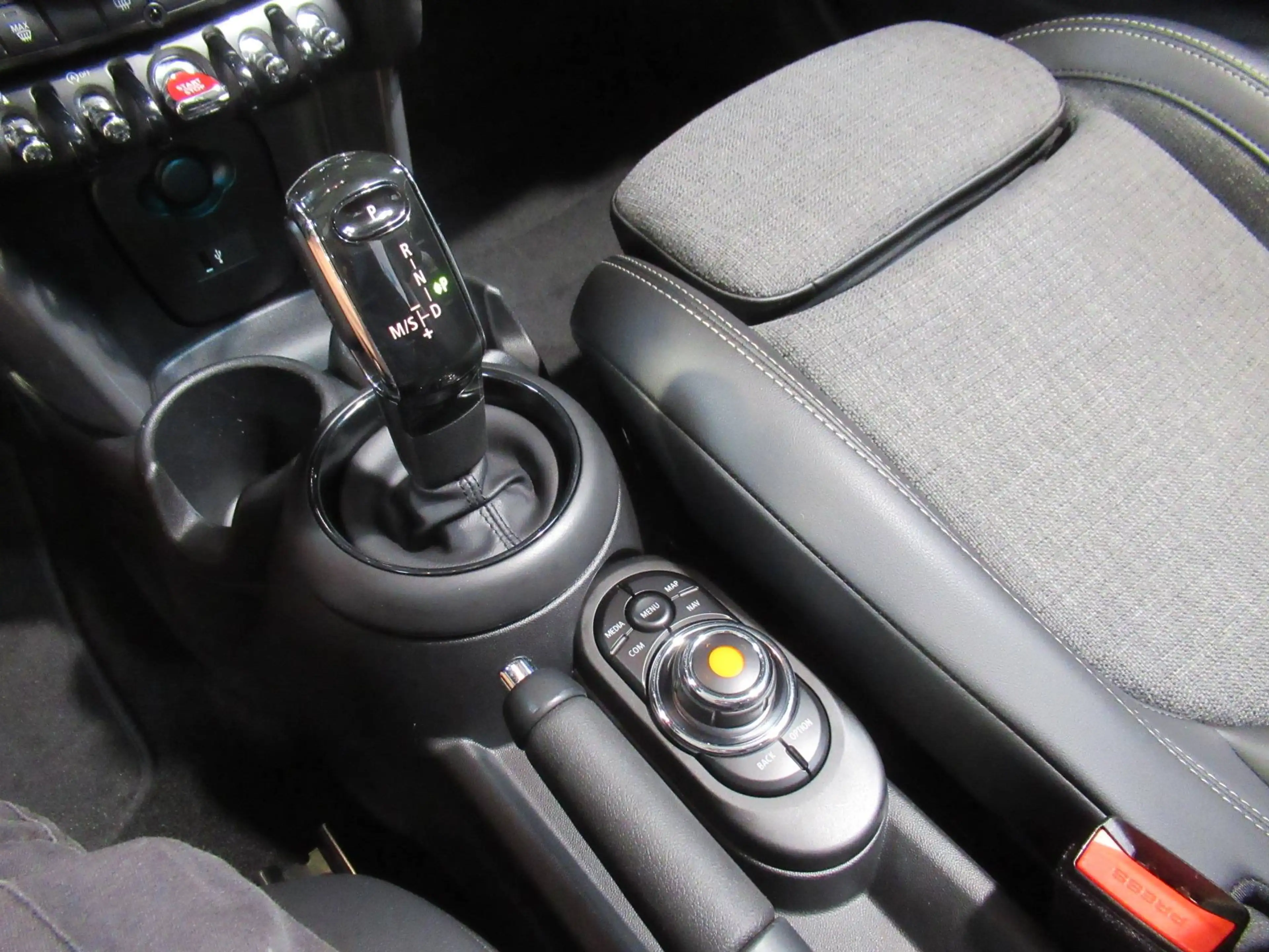 MINI Cooper Cabrio Moonwalk Grey Met zwarte accenten, altijd TOP! Digitale tacho, LED British Flag Navi Sportzetels — photo 14