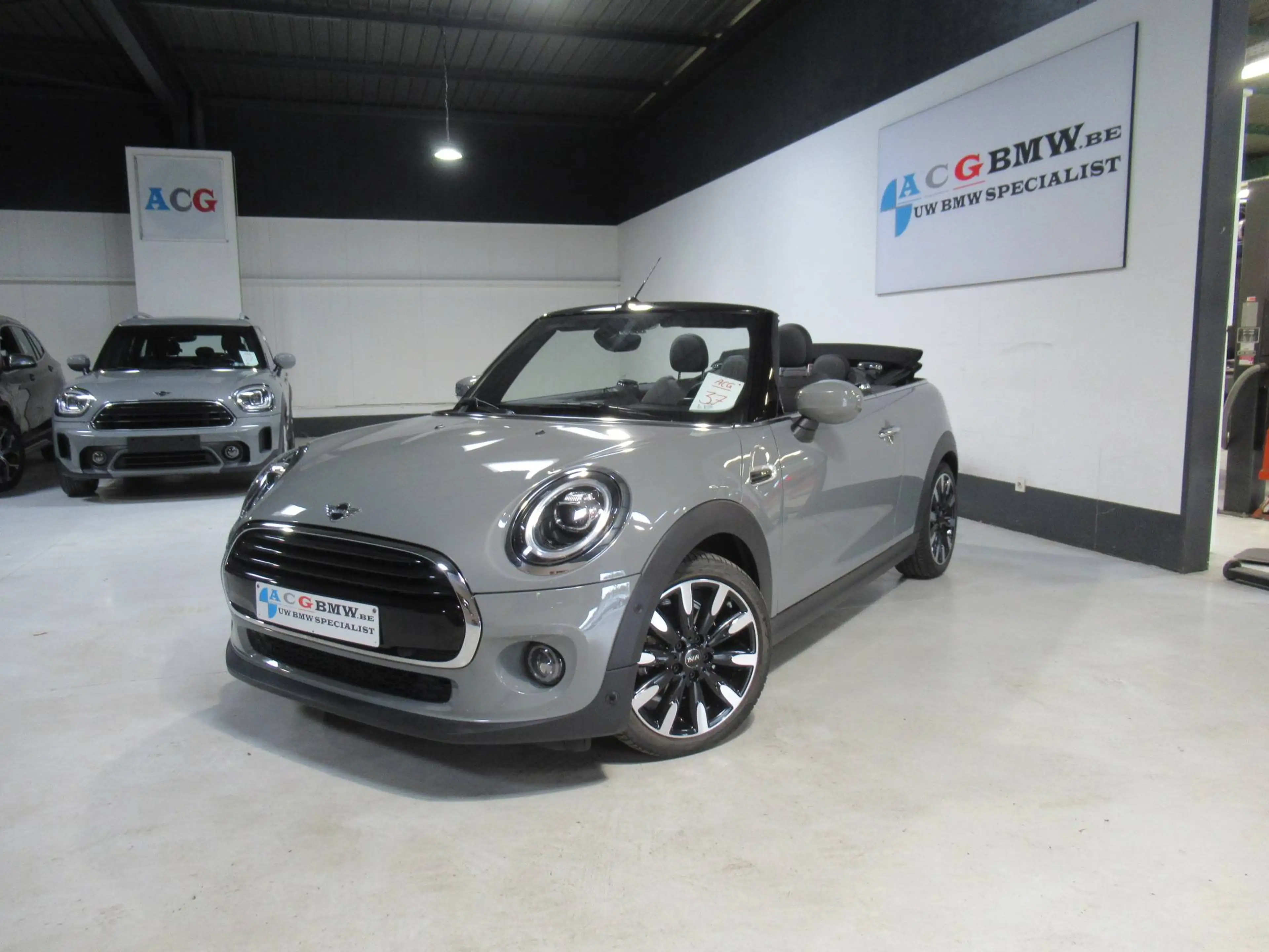 MINI Cooper Cabrio Moonwalk Grey Met zwarte accenten, altijd TOP! Digitale tacho, LED British Flag Navi Sportzetels — photo 2