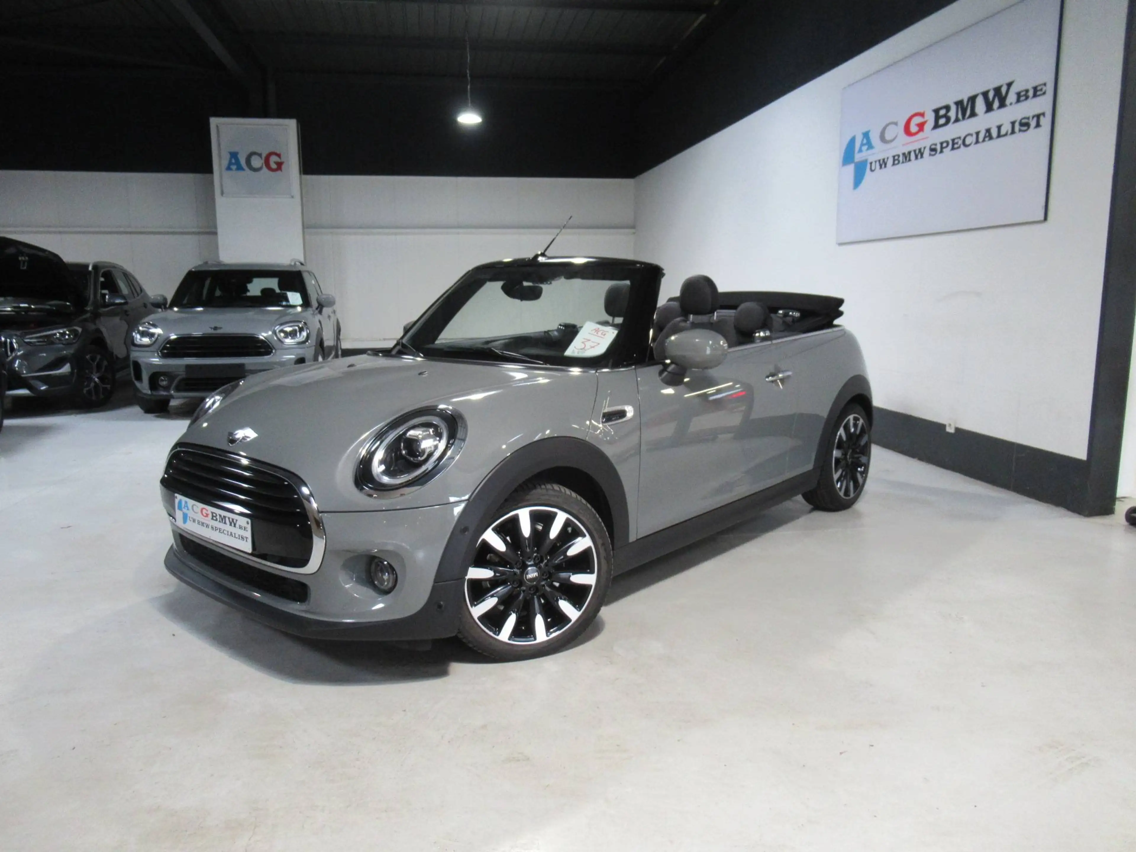 MINI Cooper Cabrio Moonwalk Grey Met zwarte accenten, altijd TOP! Digitale tacho, LED British Flag Navi Sportzetels — photo 3
