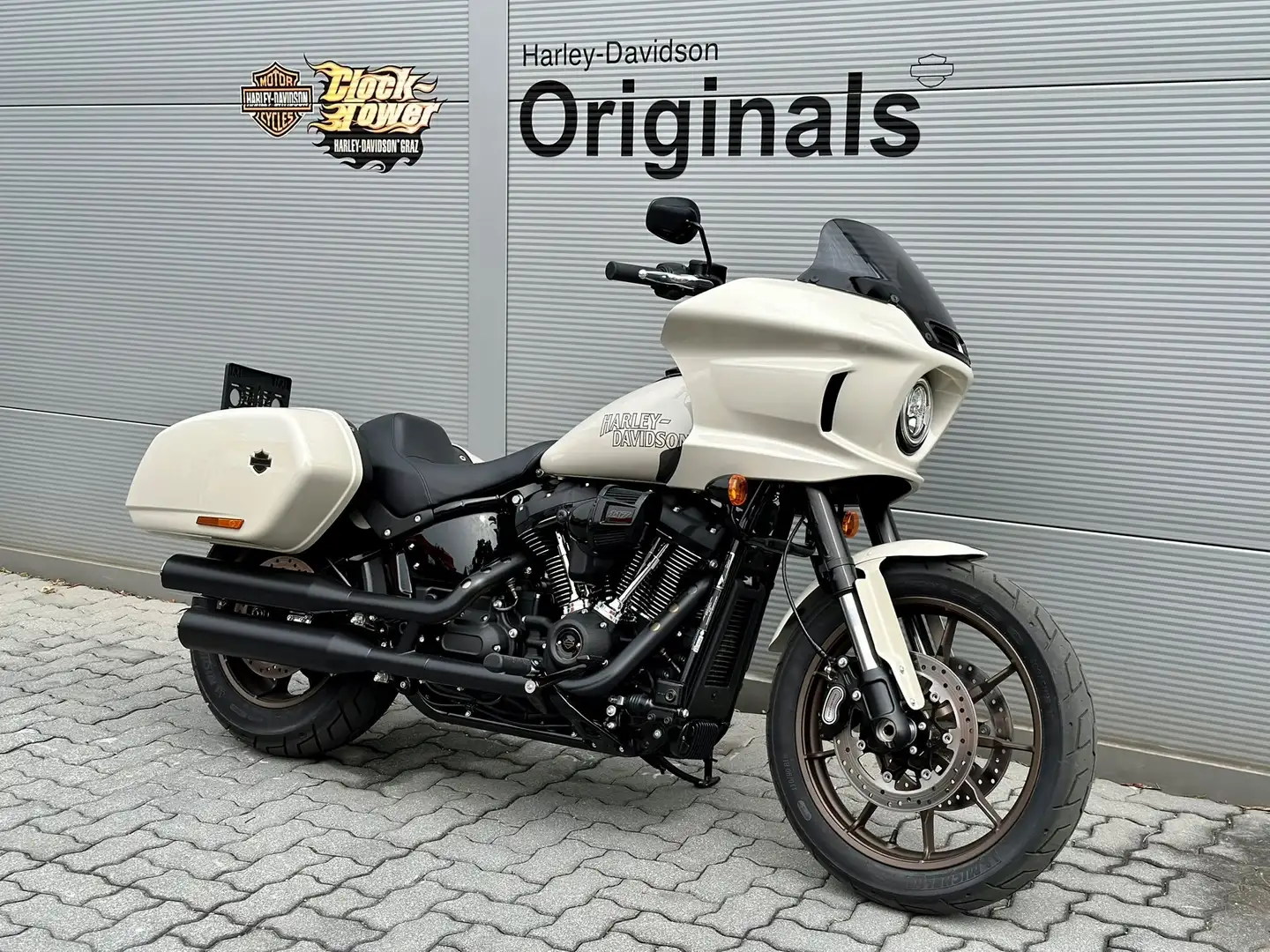 Harley-Davidson Softail 2023, White Sand Pearl Bianco - 2