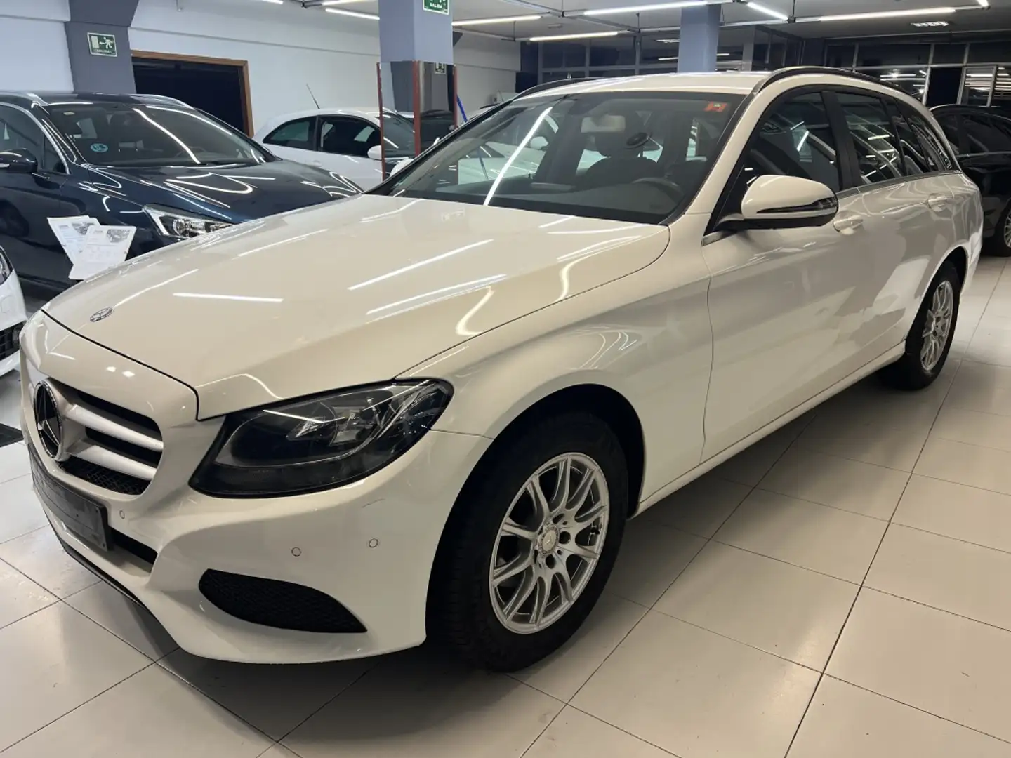Mercedes-Benz C 220 Estate 220d - 2