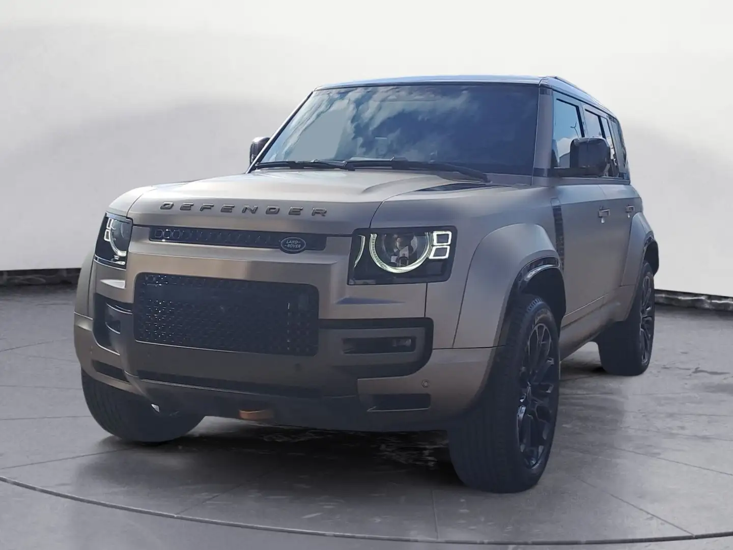 Land Rover Defender 110 P635 OCTA AHK elektrisch ein- und a Braun - 1