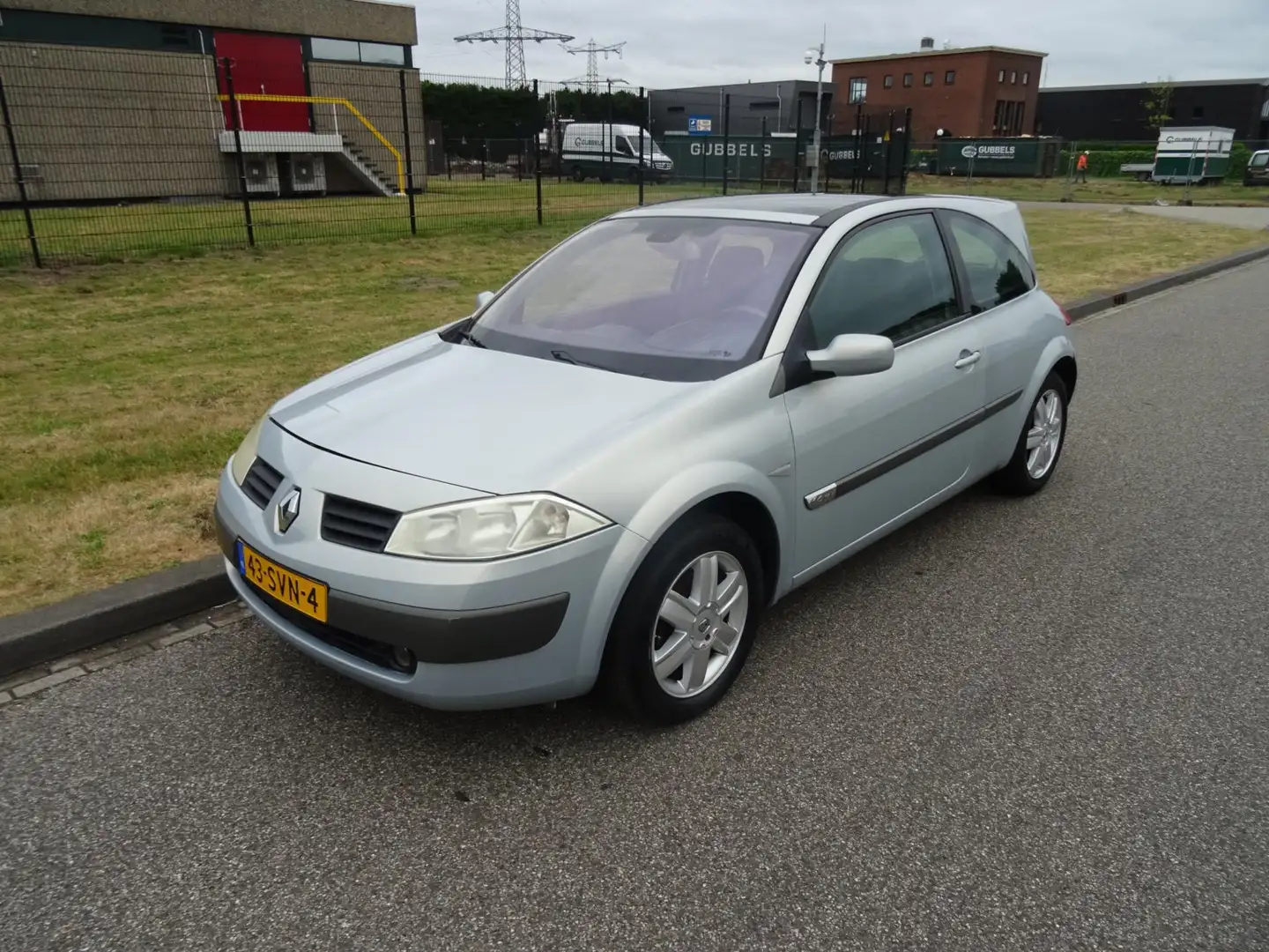 Renault Megane 1.6-16V Privilège Luxe Grijs - 1