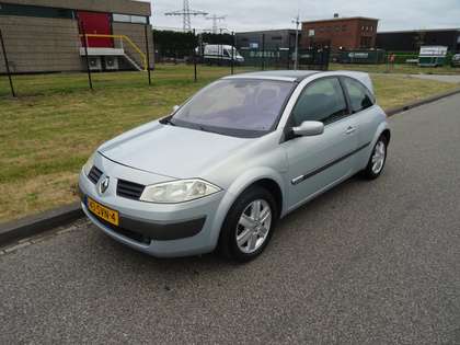 Renault Megane 1.6-16V Privilège Luxe