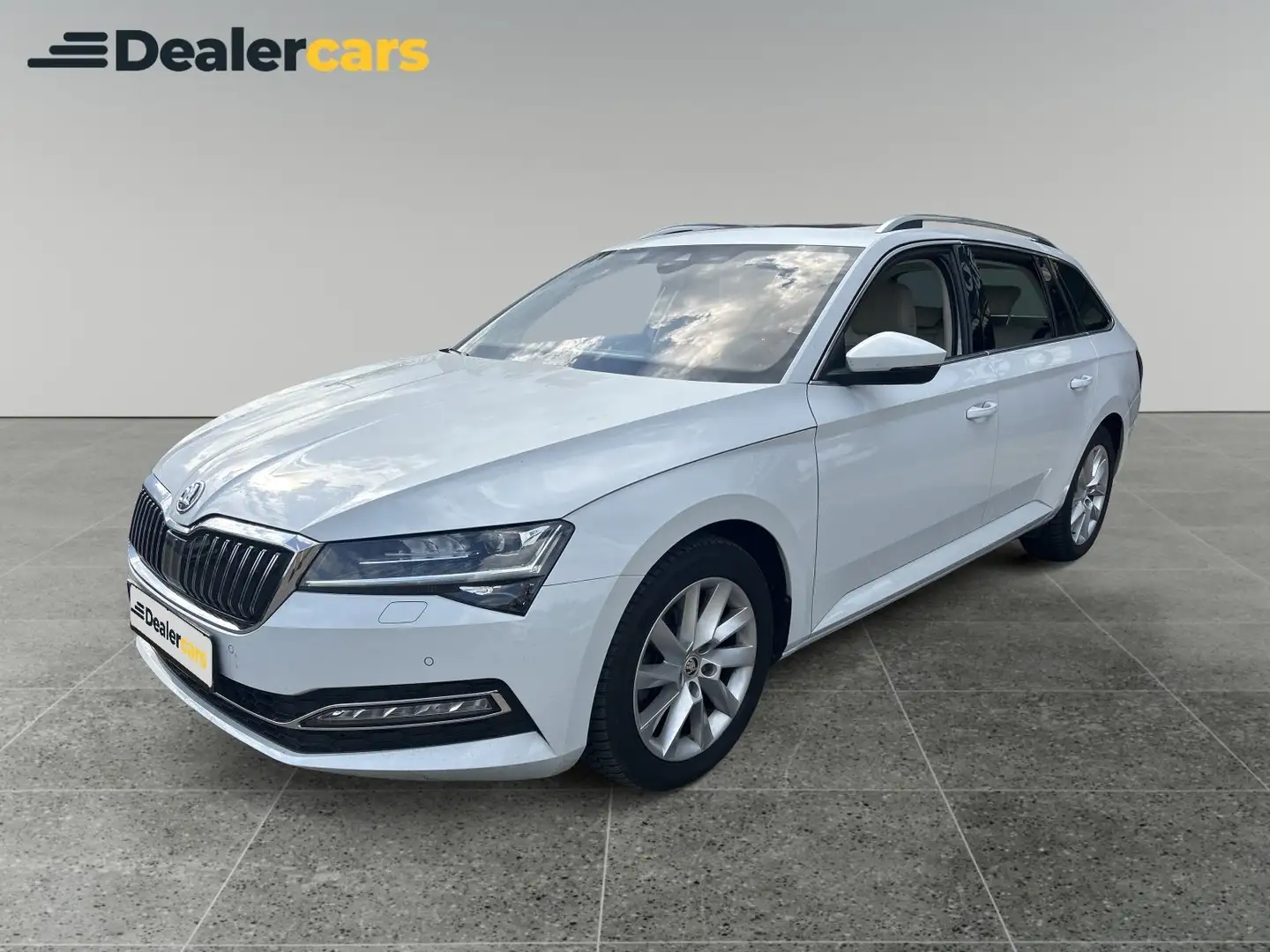 Skoda Superb 2,0 TDI 4x4 Style Pano Matrix ACC AHK IM VORLAUF Weiß - 1