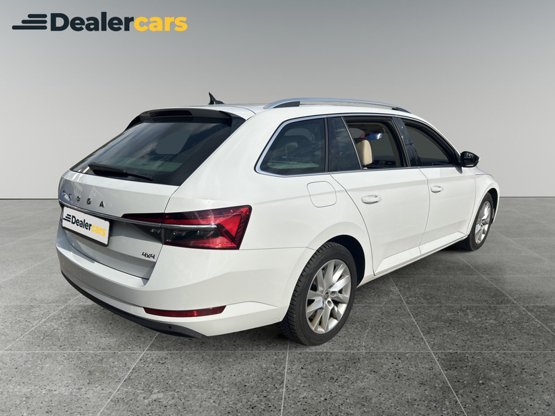 Skoda Superb 2,0 TDI 4x4 Style Pano Matrix ACC AHK IM VORLAUF — photo 3