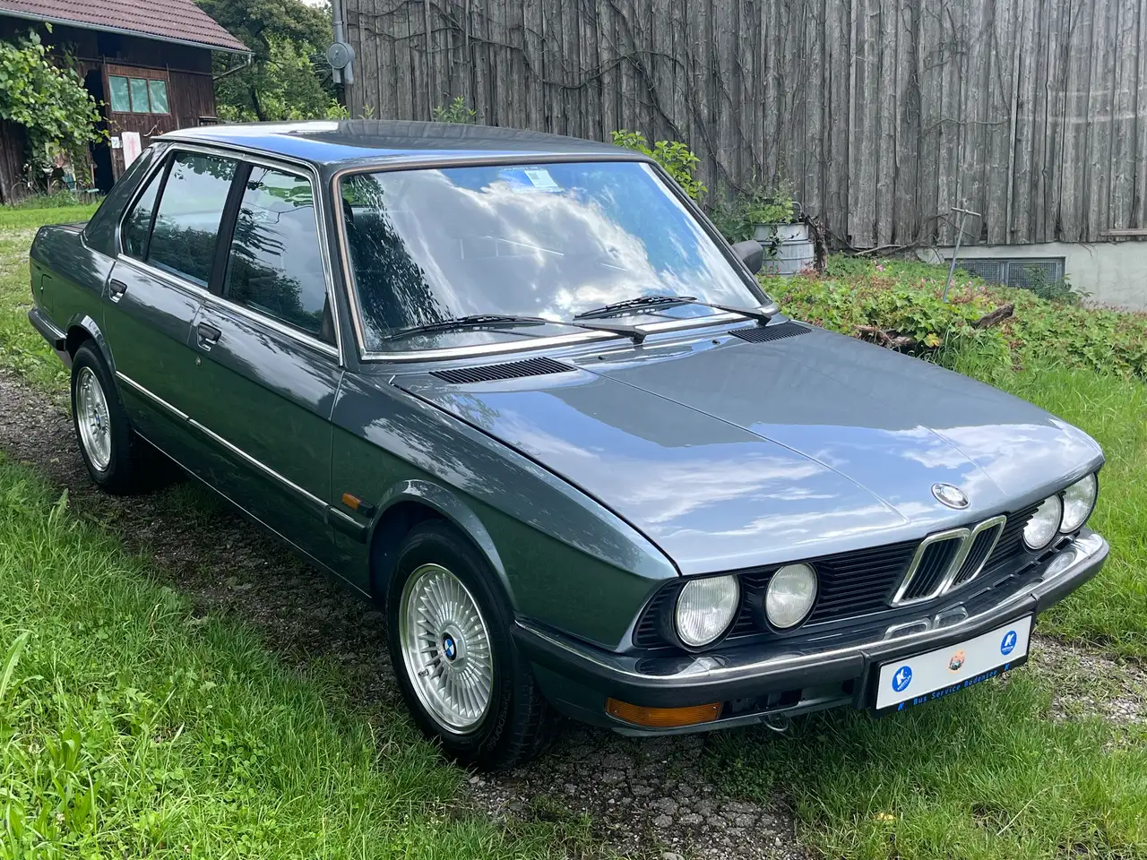 BMW 518
