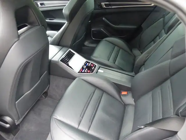 Porsche Panamera GTS Approved 4 Sitzer wie neu