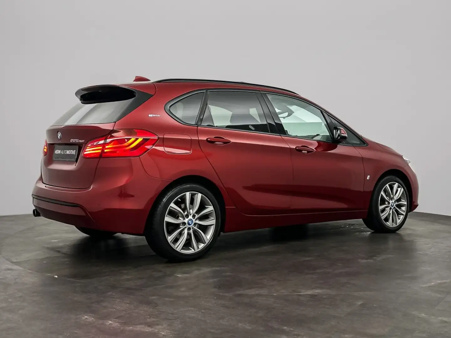 BMW 225 2-serie Active Tourer 225xe iPerformance Centennia Rood - 2