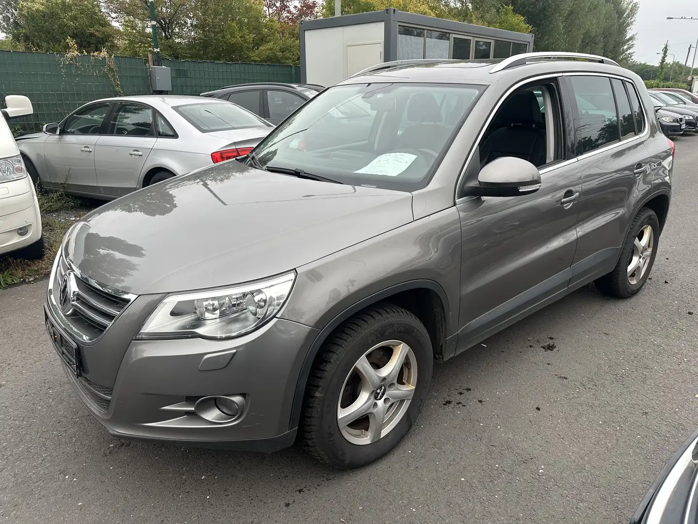 Volkswagen Tiguan 4x4 2,0 TDI 170 PS VOLLAUSSTATUNG EURO 5 Grau - 1