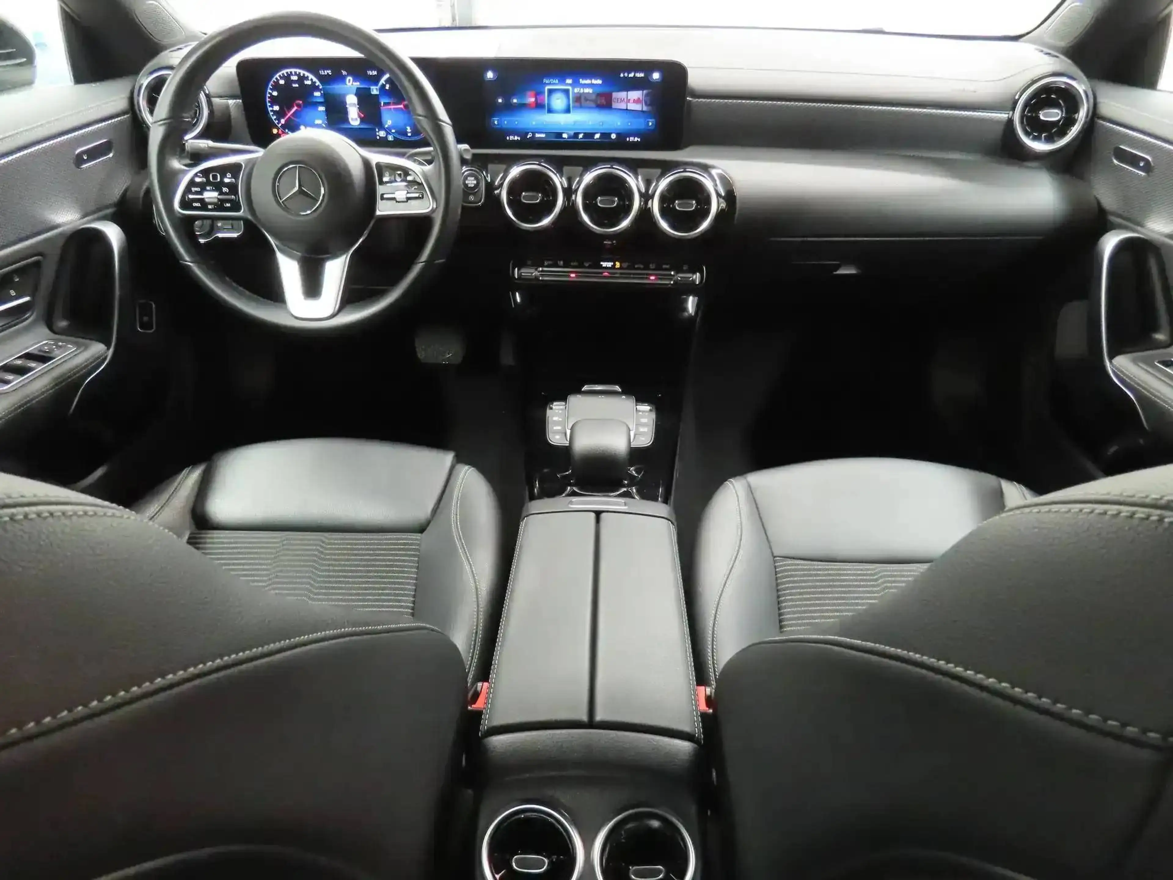 Mercedes-Benz CLA 180 d 8GTRONIC **FULL LED-CAMERA-CRUISE-NAVI** — photo 5