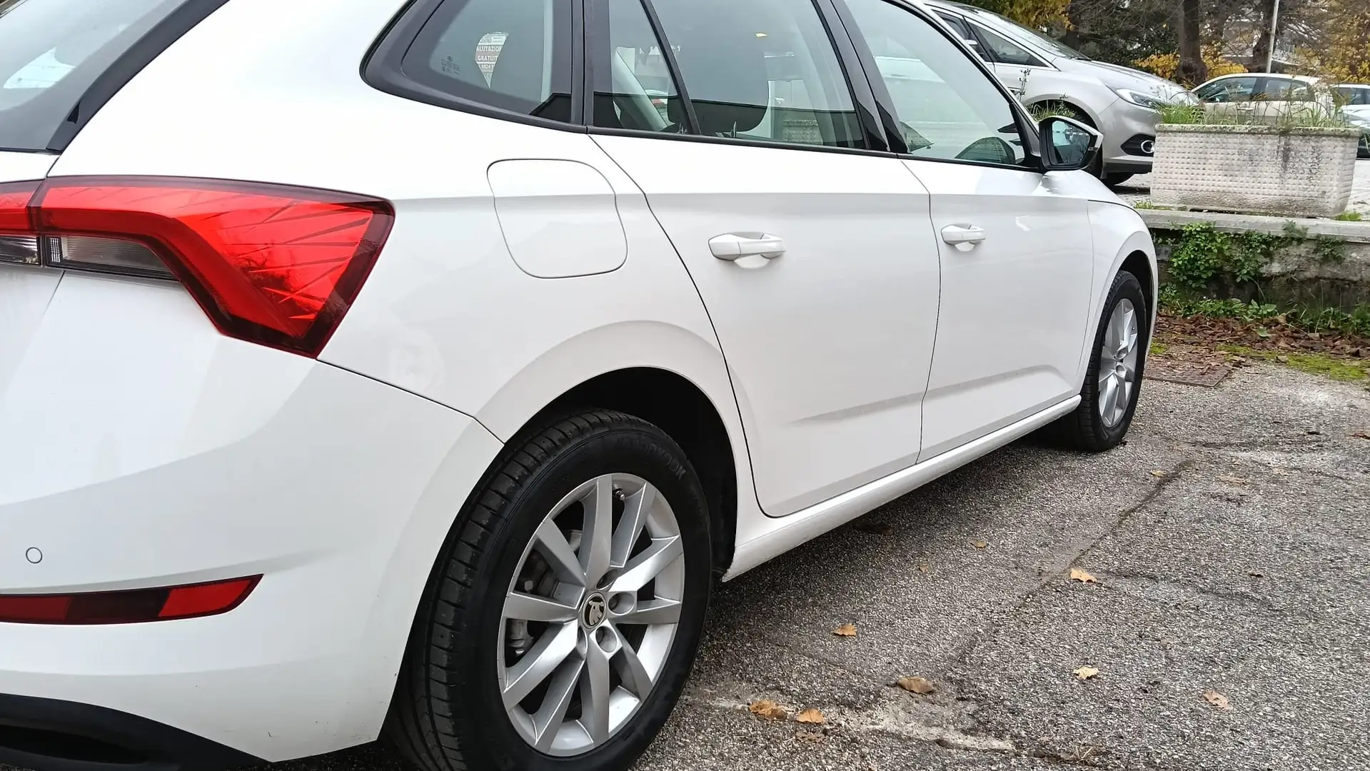 Skoda Scala 1.0 ambition 95 cv Benzina Bianco - 1