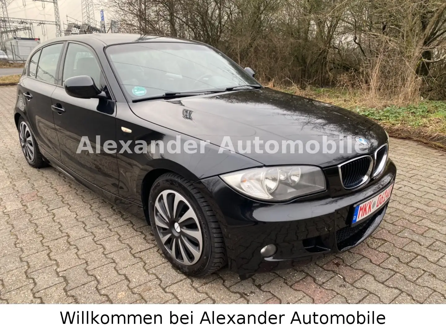 BMW 116 Baureihe 1 Lim. 116i M Sport . EURO5 Schwarz - 1