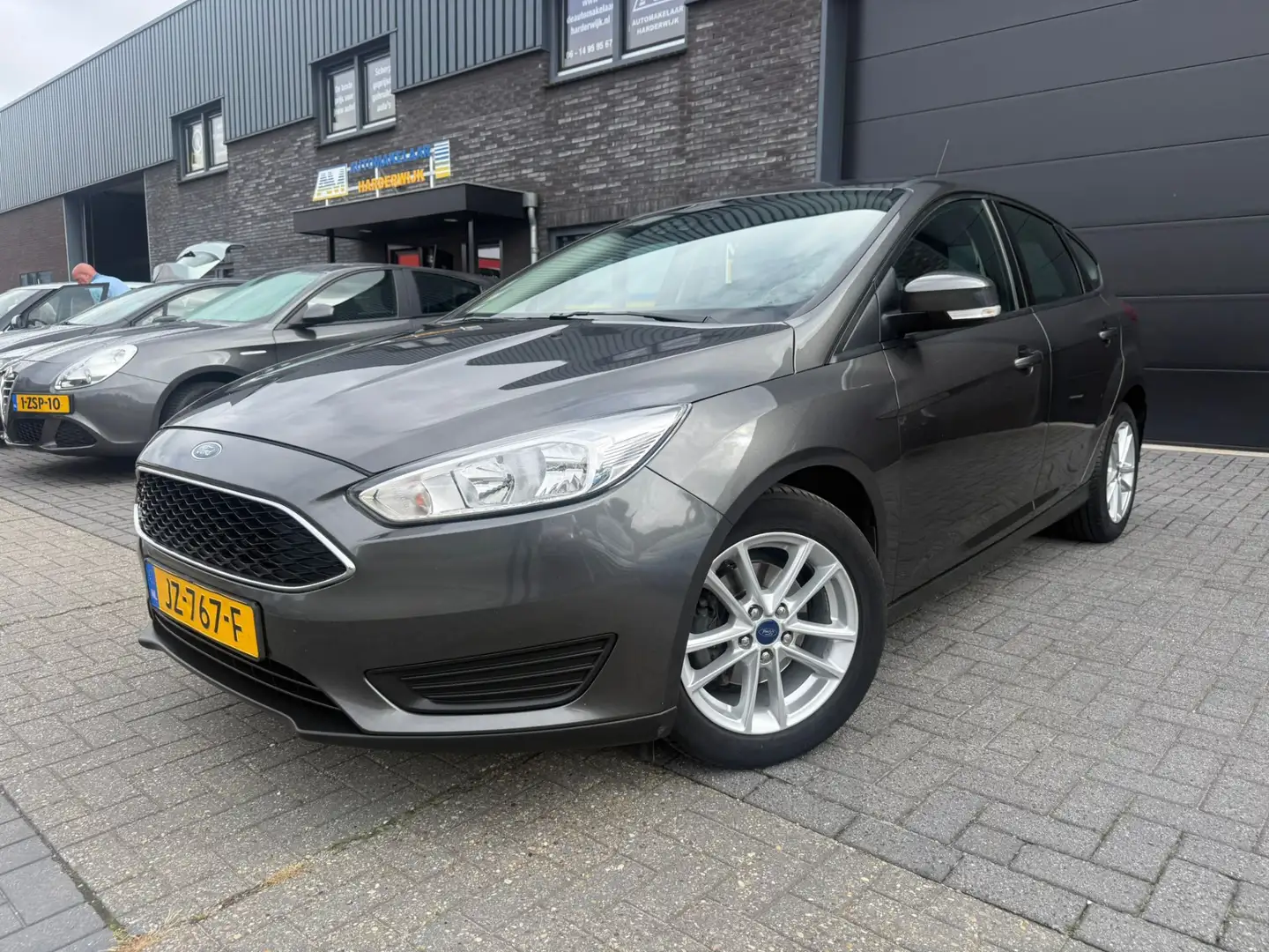 Ford Focus 1.0 Trend | AUTOMAAT | 1E EIGENAAR | 12MND GARANTI Grau - 1