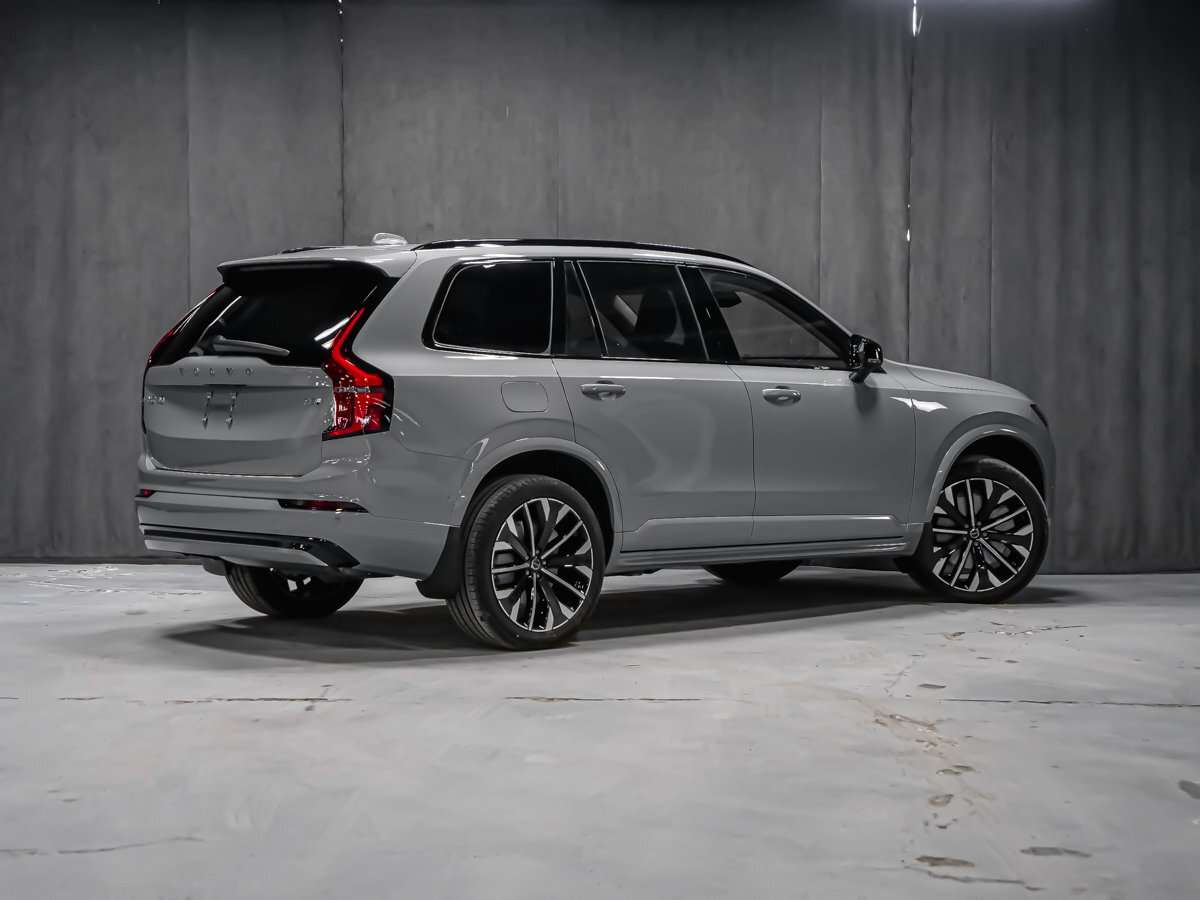 2026 Volvo XC90 Plus 7-Seater (Dark Theme) alt 3