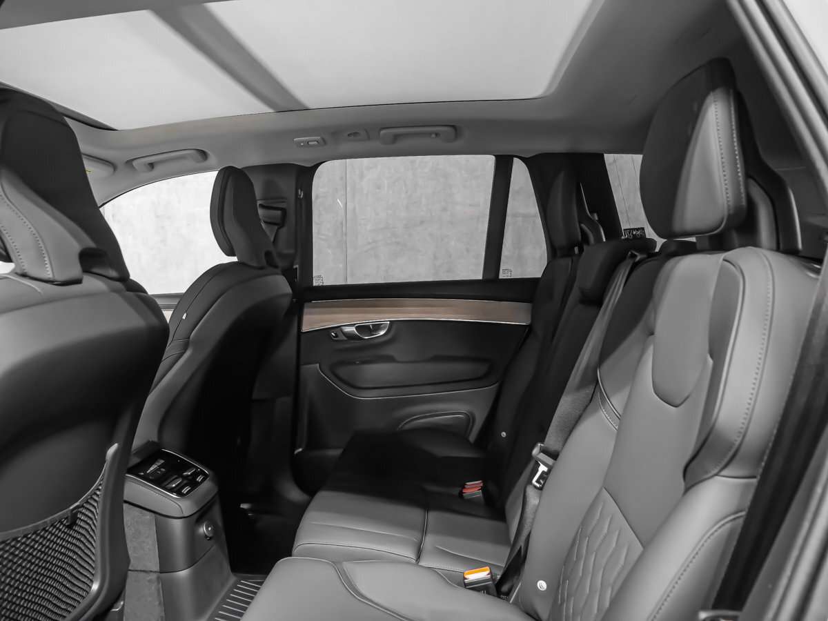 2026 Volvo XC90 Plus 7-Seater (Dark Theme) thumb 13