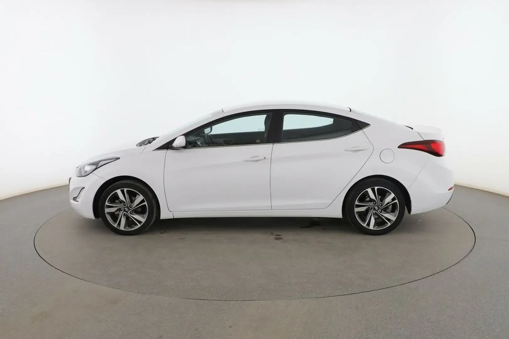 Hyundai ELANTRA 1.6 Tecno Білий - 2