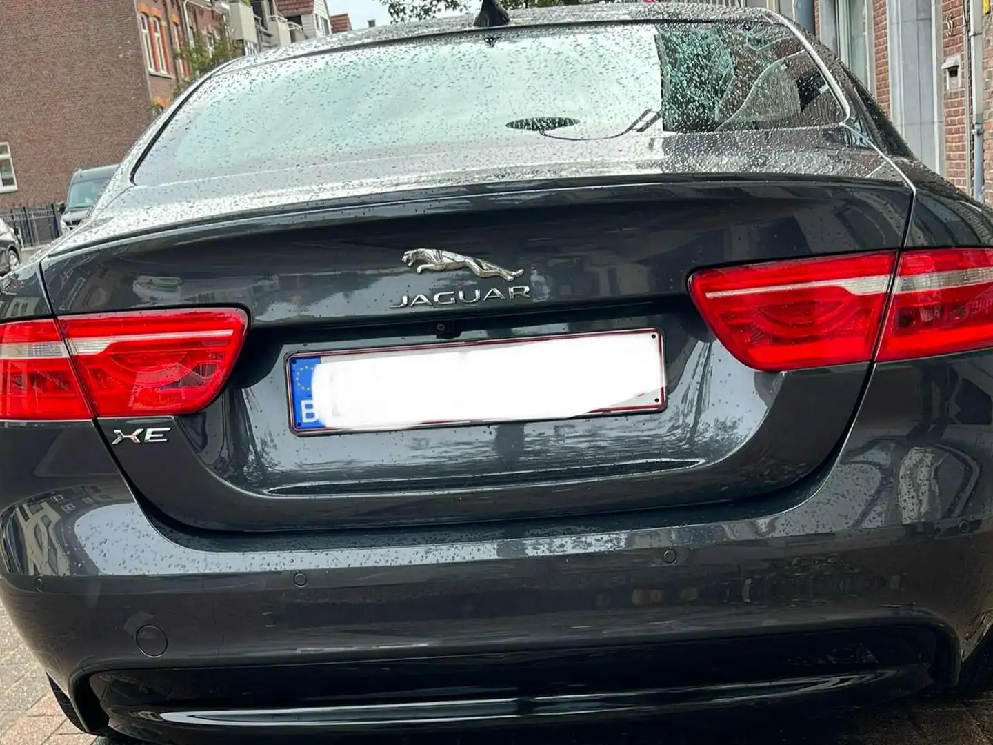 Jaguar XE XE E-Performance Aut. R-Sport Grijs - 2