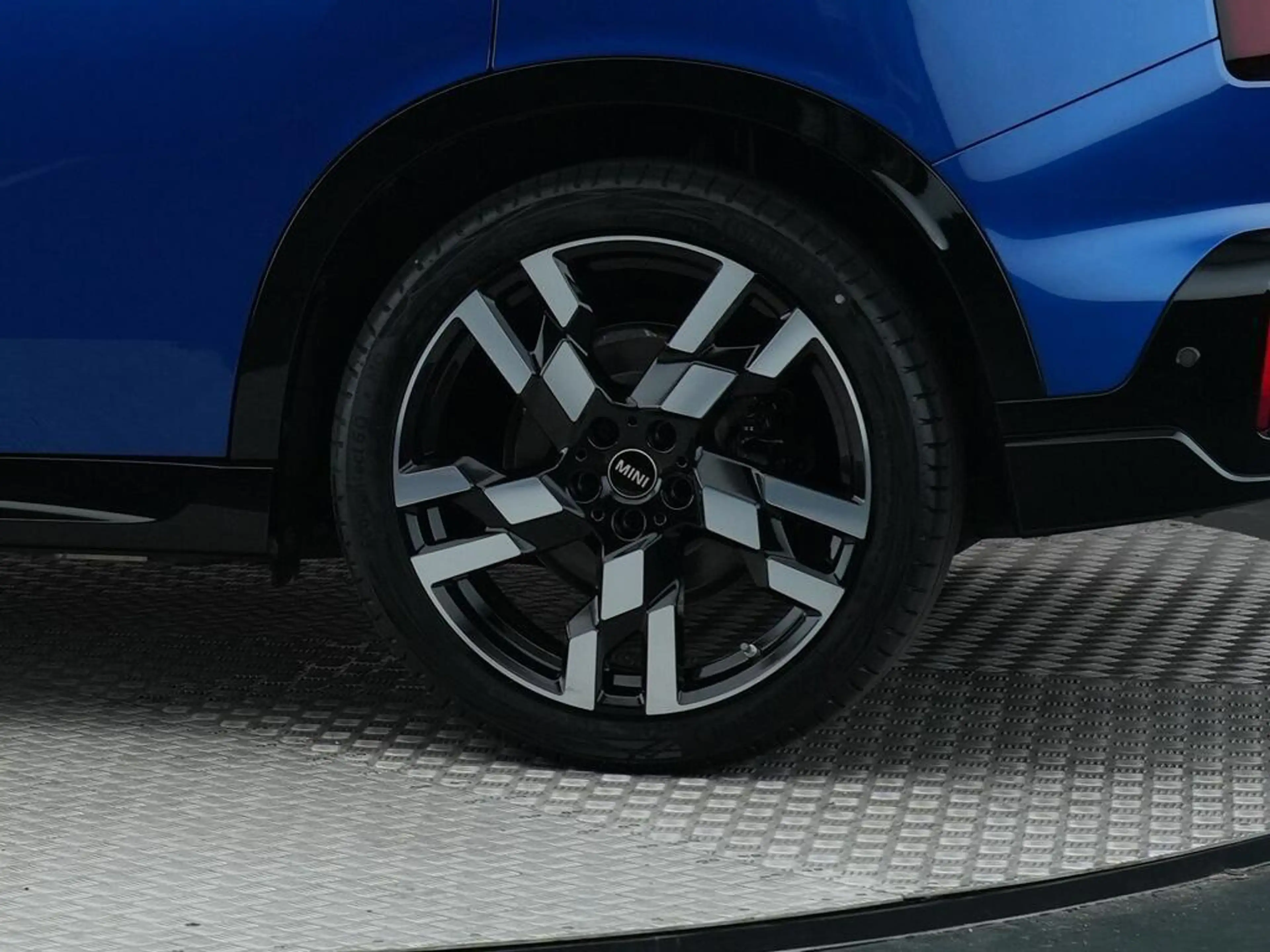 MINI John Cooper Works Countryman SE ALL4 Pakket L | Glazen Panoramadak | Harman Kar — photo 8