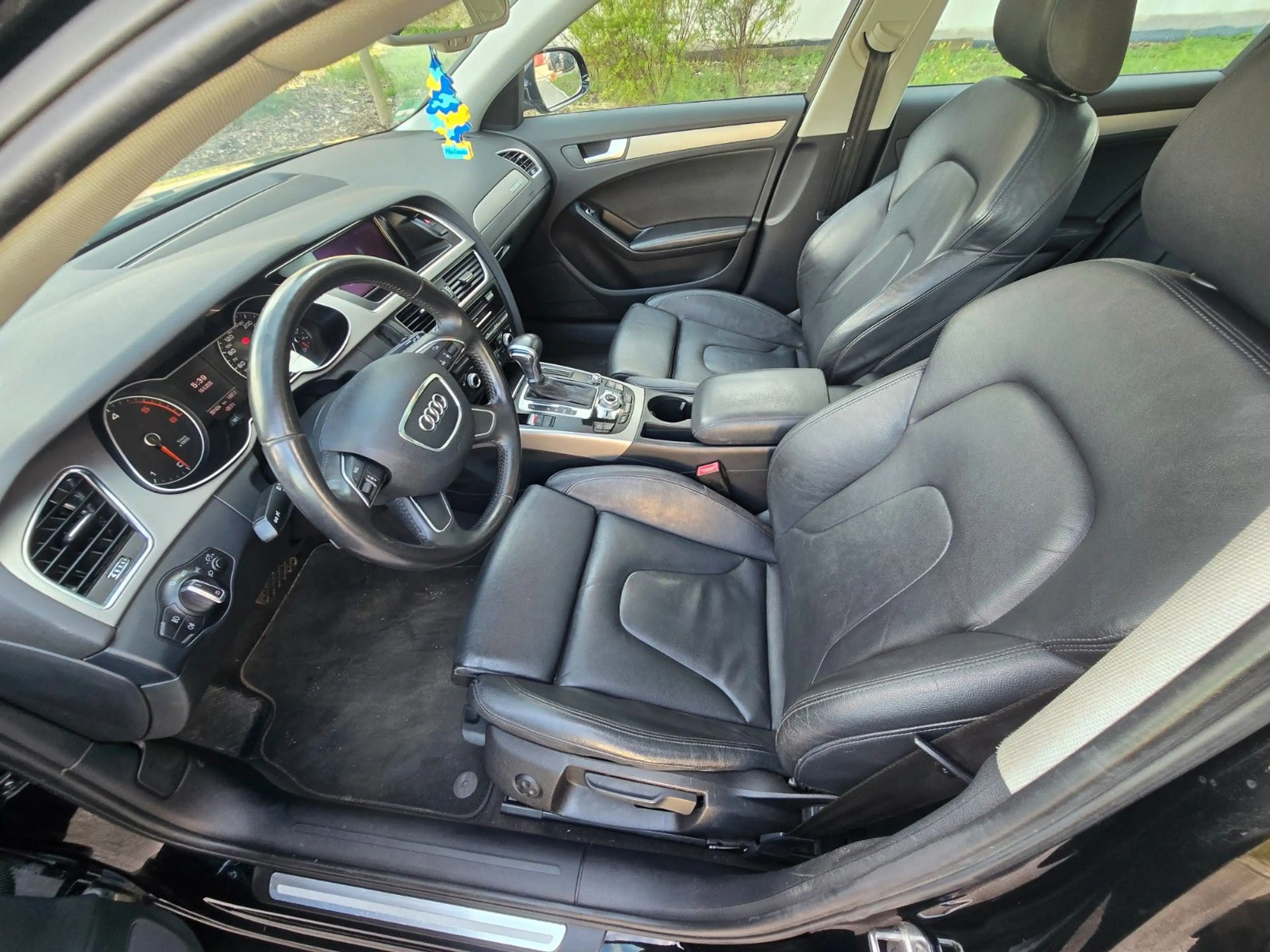 Audi A4 3.0 TDI quattro Attraction Avant — photo 12