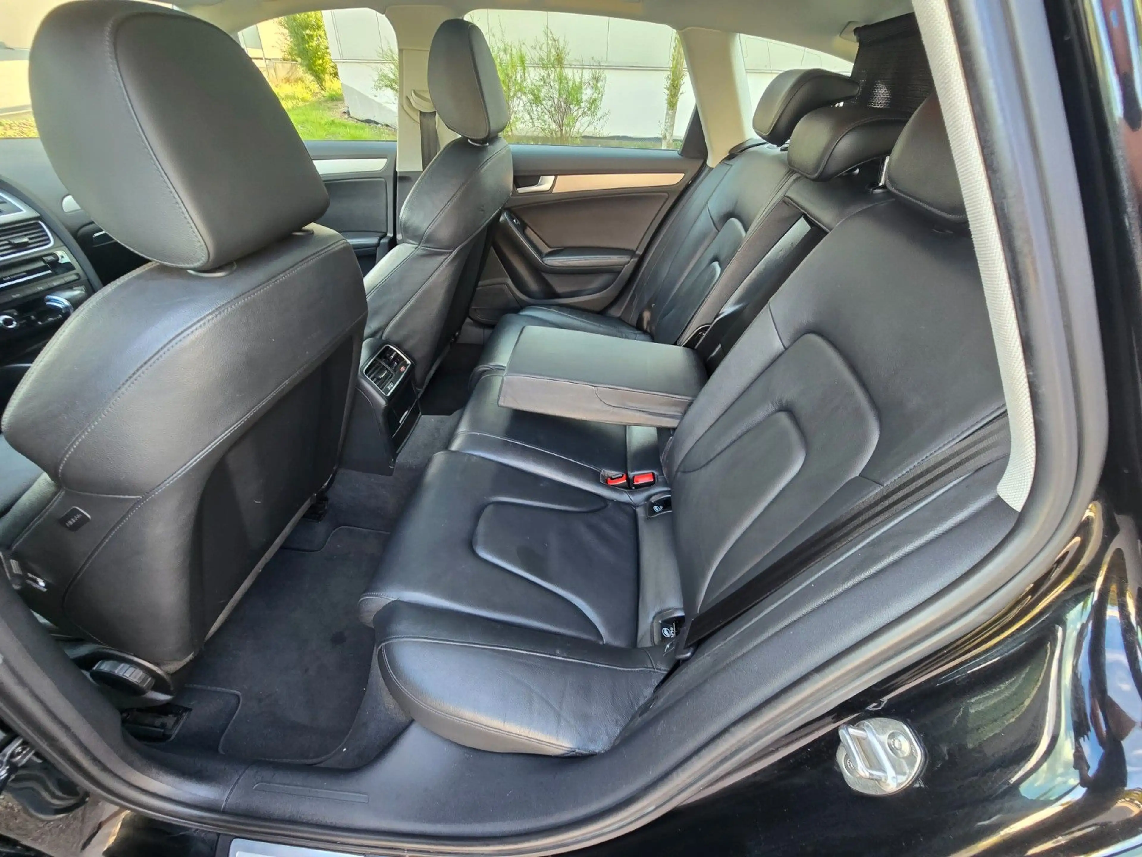Audi A4 3.0 TDI quattro Attraction Avant — photo 13