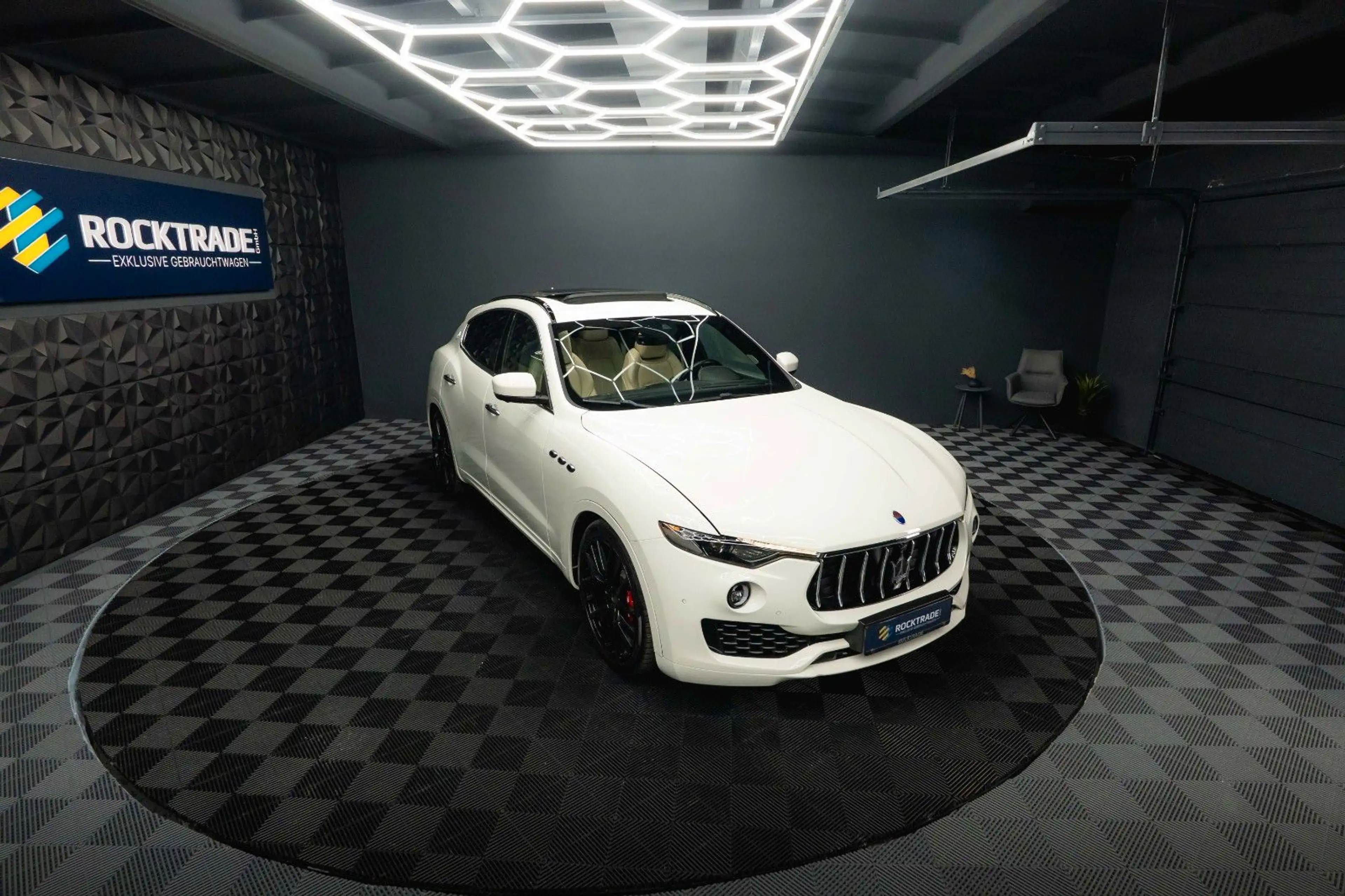 Maserati Levante S V6 SQ4 GranSport 4WD *21Zoll*Panorama* — photo 9
