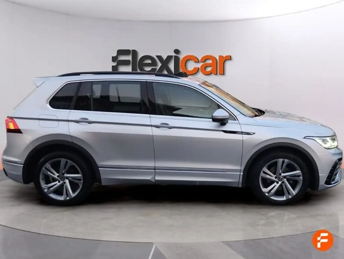 Volkswagen Tiguan 2.0TDI R-Line DSG 110kW Gris - 2
