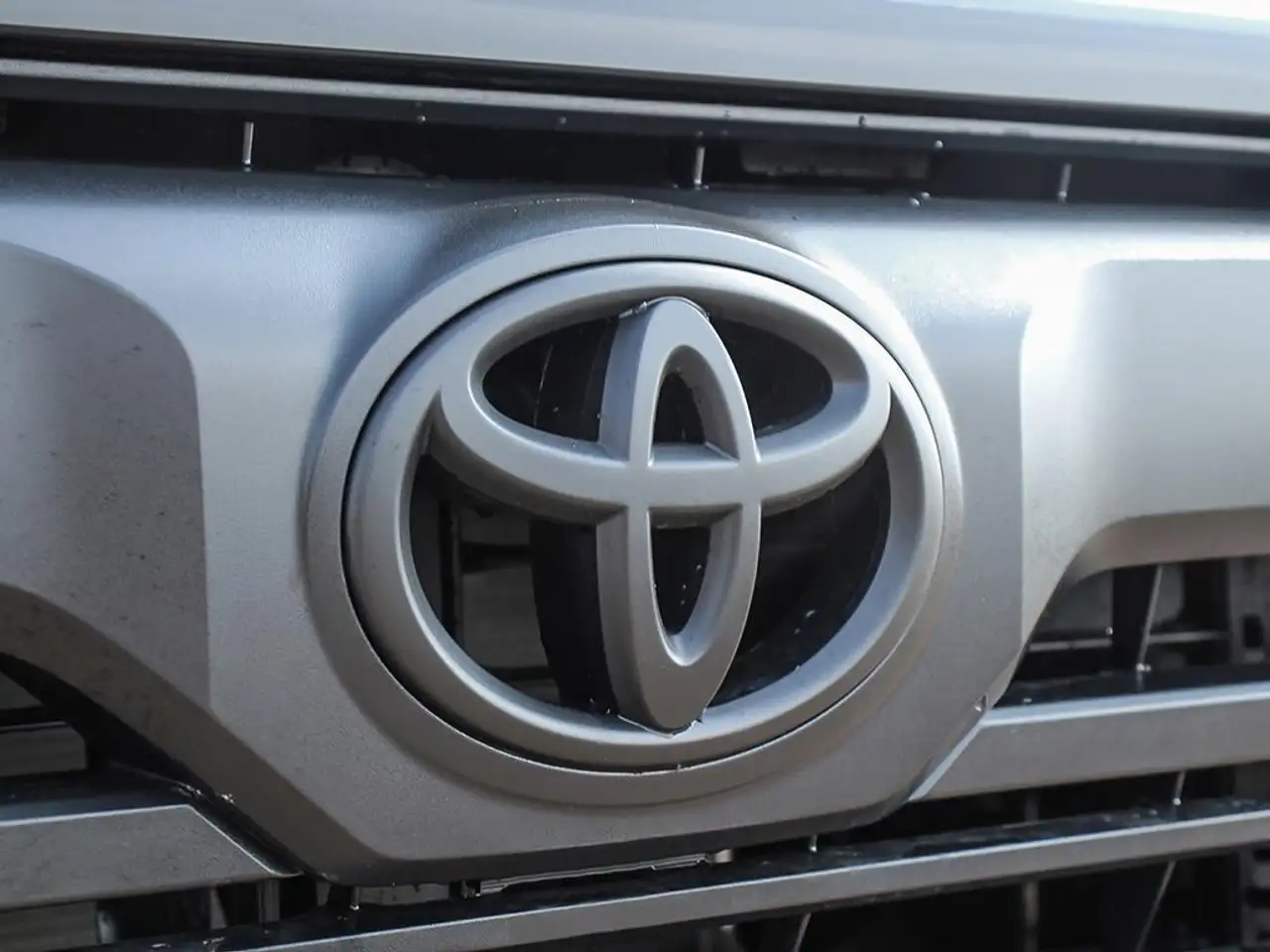 Toyota Tundra снимка Toyota Tundra