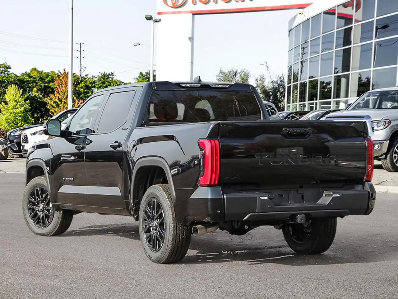 Toyota Tundra снимка Toyota Tundra