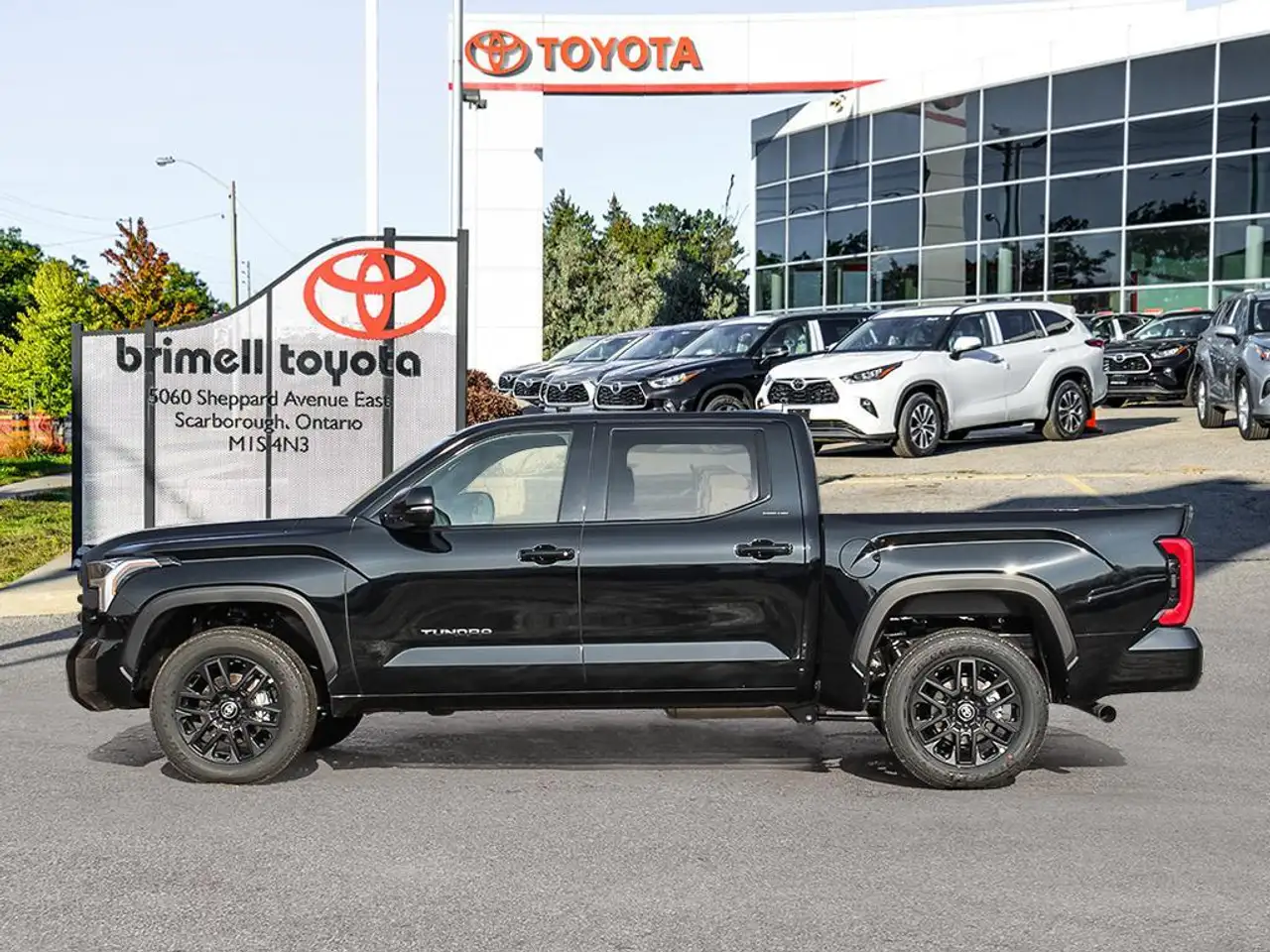 Toyota Tundra снимка Toyota Tundra
