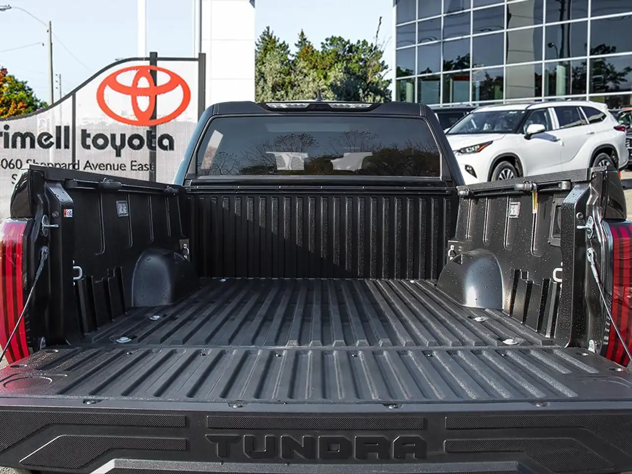 Toyota Tundra снимка Toyota Tundra