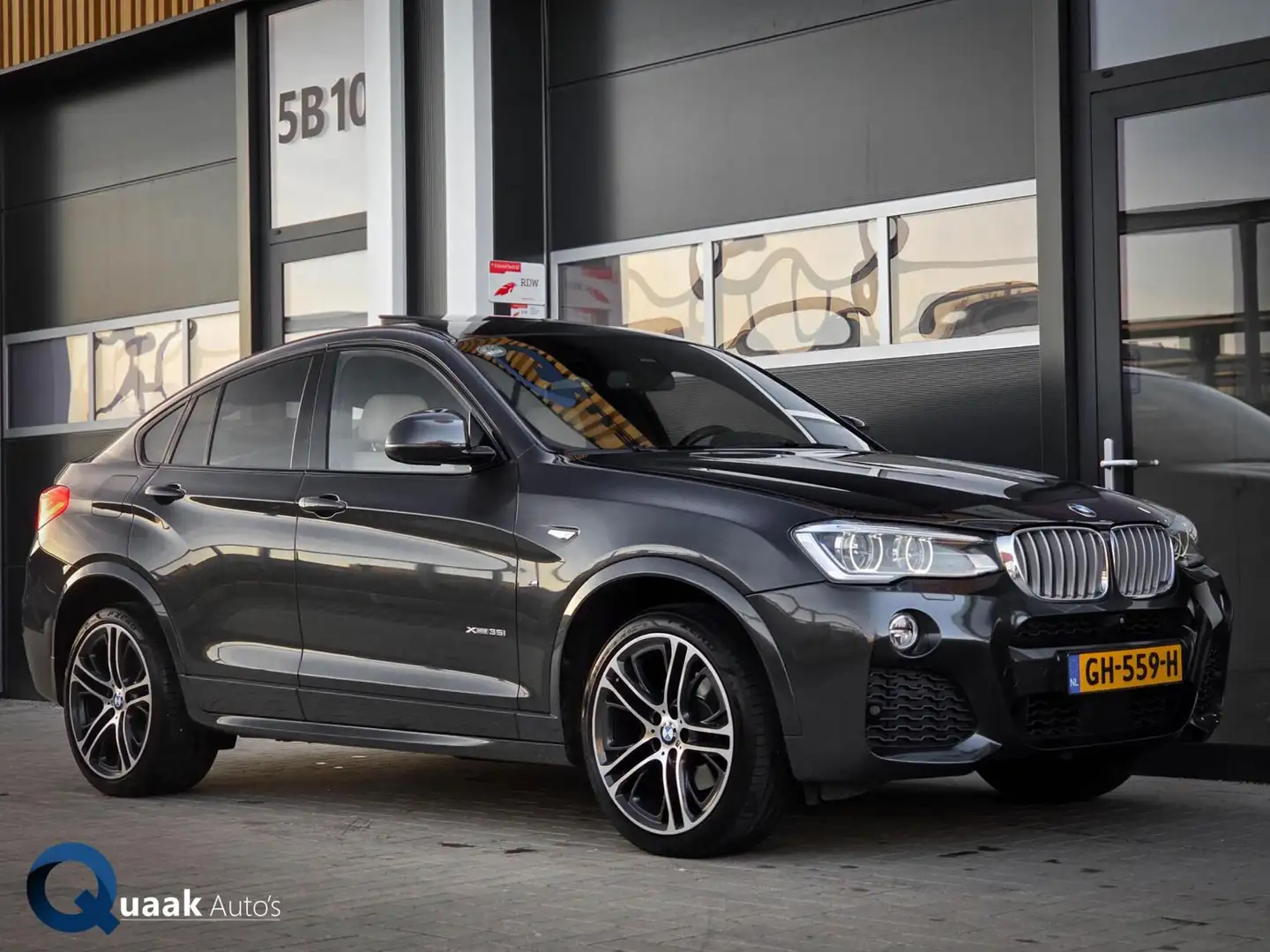 BMW X4 xDrive35i M-Sport Individual | PANO | LEER | TREKH Grau - 1