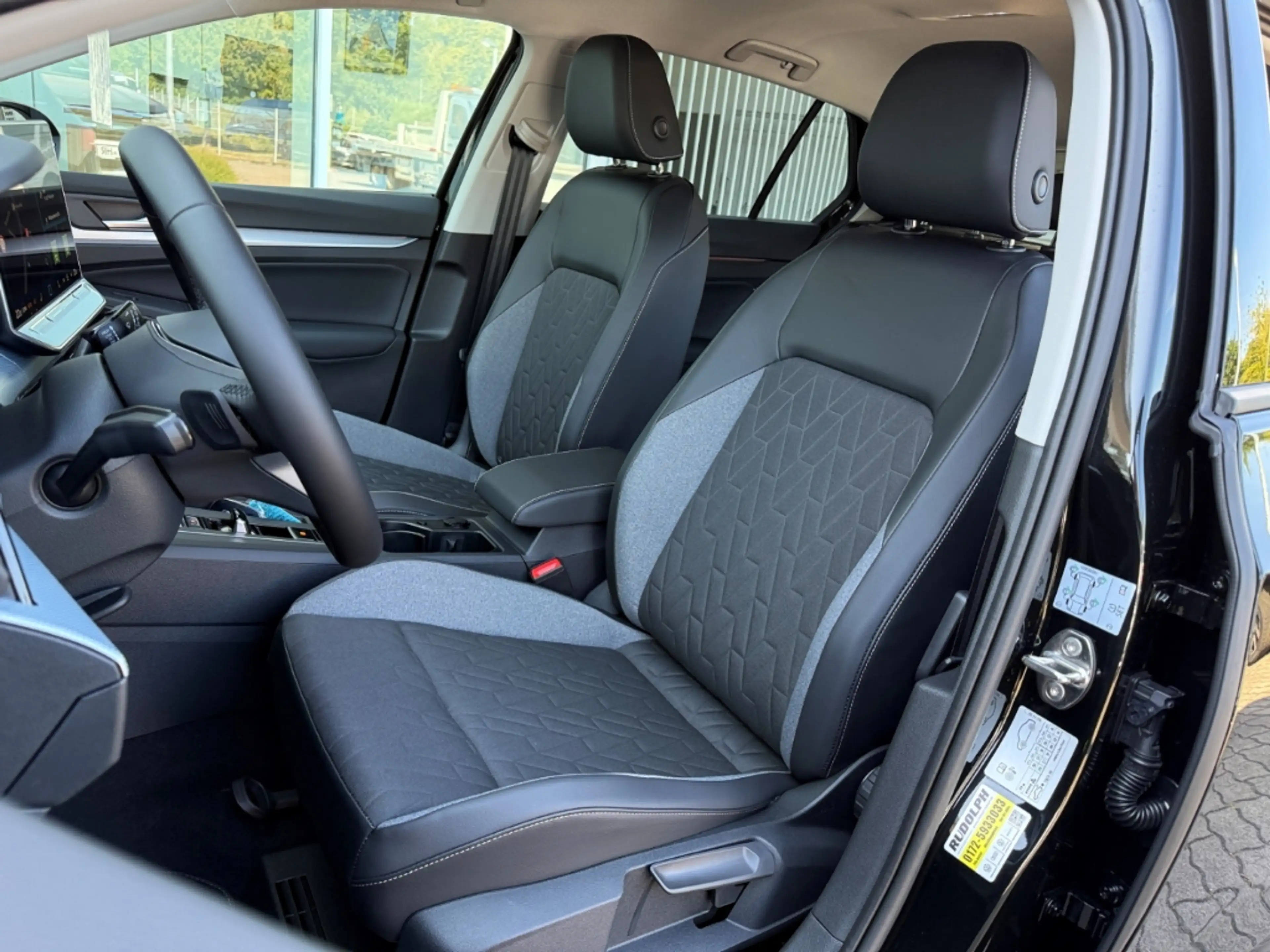 Volkswagen Golf VIII Energy 1.5 eTSI DSG LED Navi AHK ACC SHZ Klim — photo 10