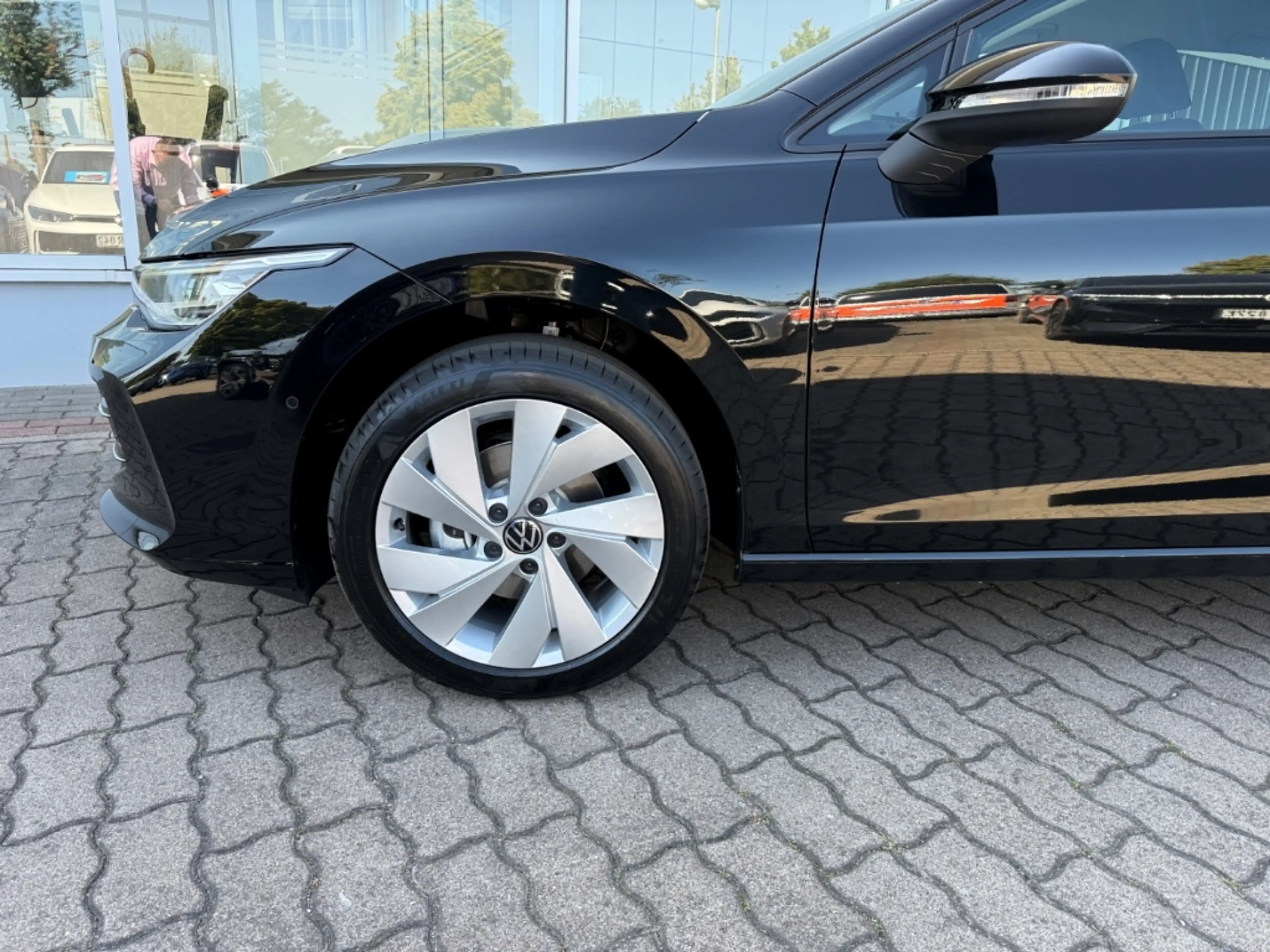 Volkswagen Golf VIII Energy 1.5 eTSI DSG LED Navi AHK ACC SHZ Klim — photo 4