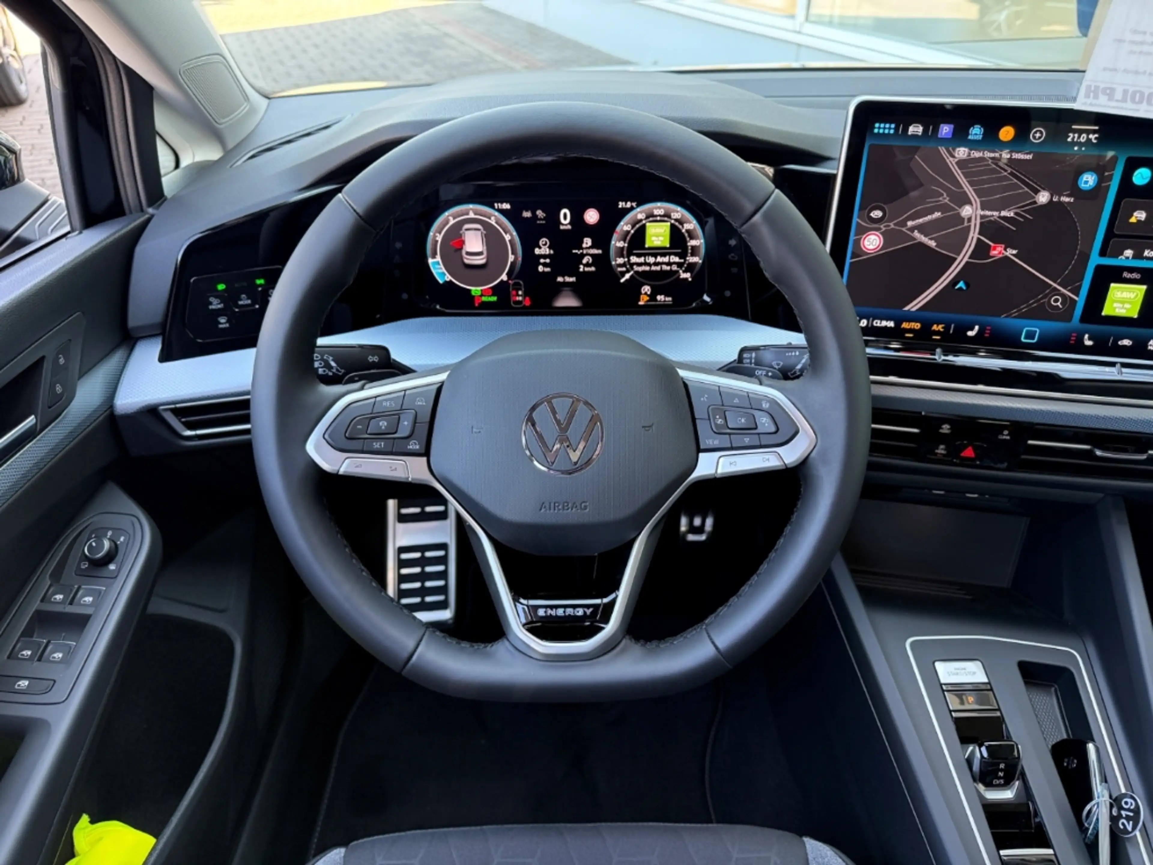 Volkswagen Golf VIII Energy 1.5 eTSI DSG LED Navi AHK ACC SHZ Klim — photo 6