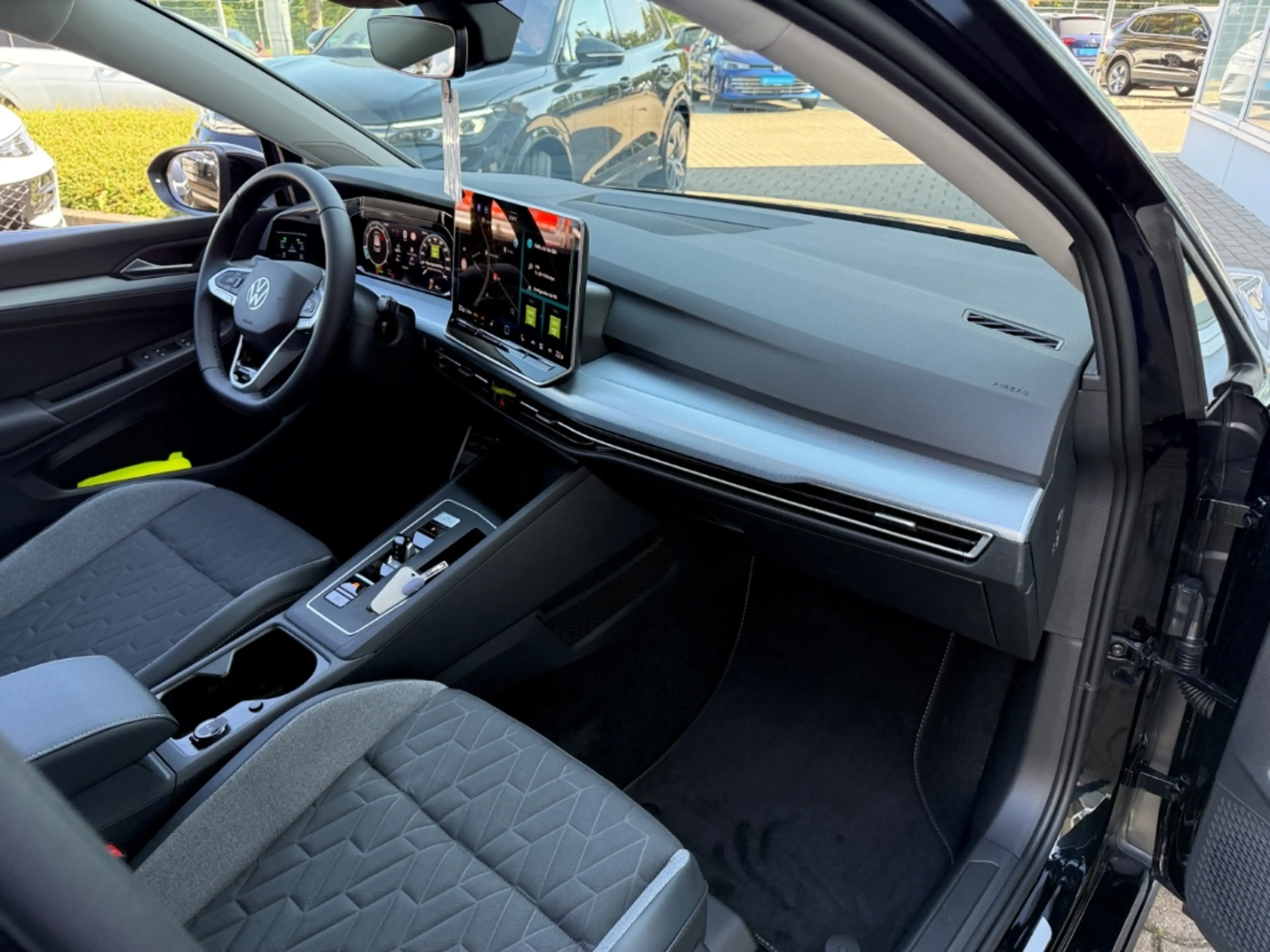 Volkswagen Golf VIII Energy 1.5 eTSI DSG LED Navi AHK ACC SHZ Klim — photo 9