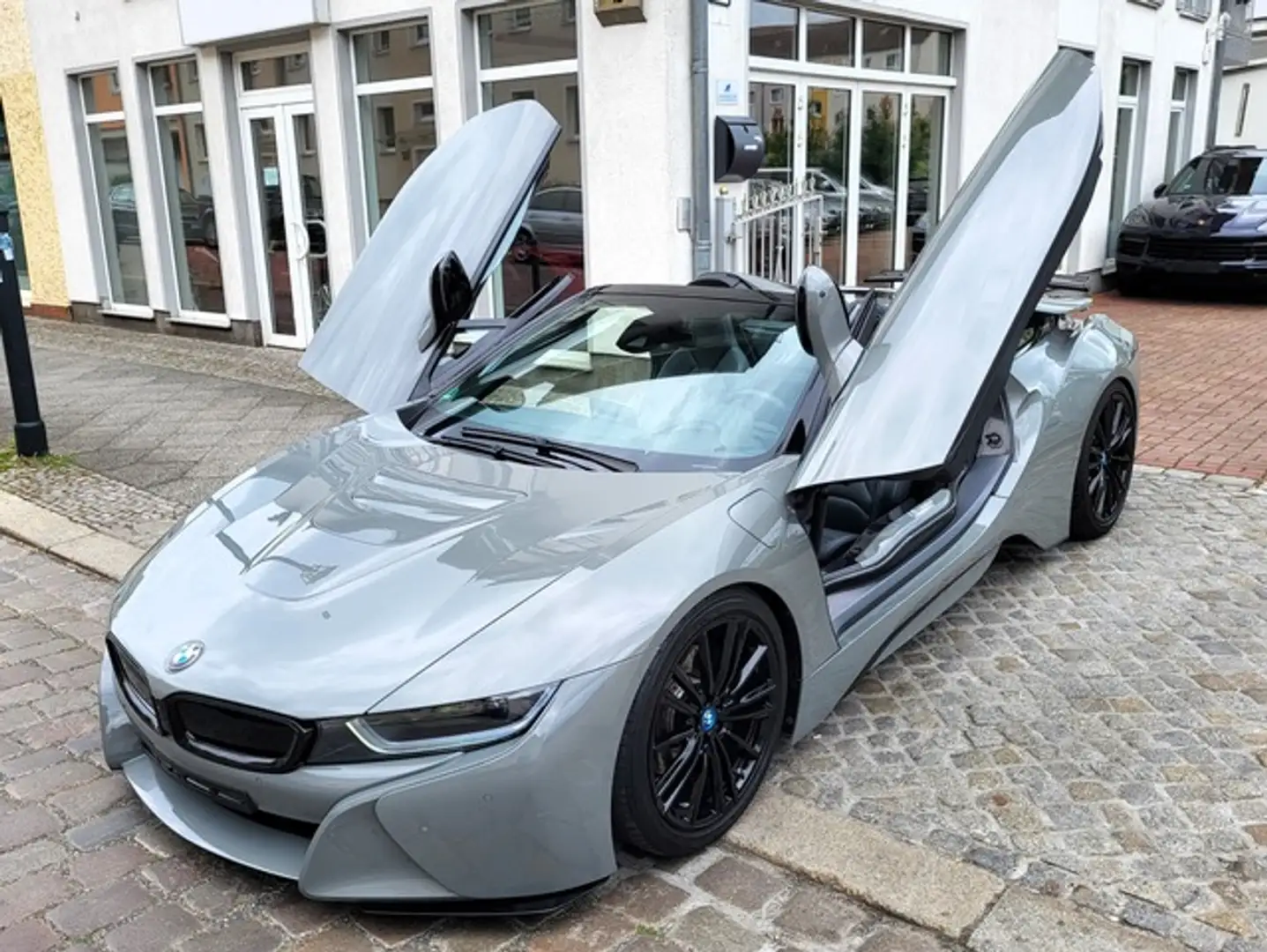 BMW i8 Roadster Edo Popken Edition #2 HUD HK CARBON Gris - 1