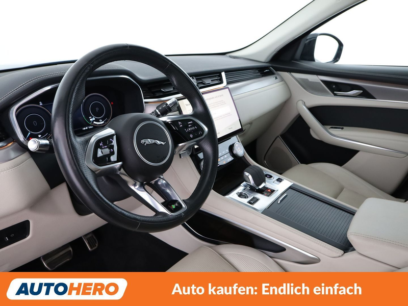 Jaguar F-Pace P400e Plug-in Hybrid R-Dynamic SE AWD — photo 11
